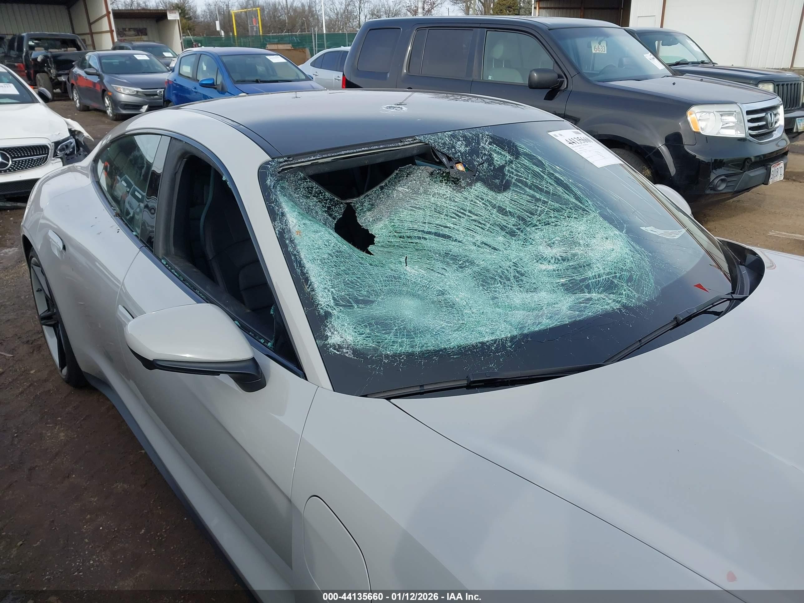 PORSCHE TAYCAN image 6