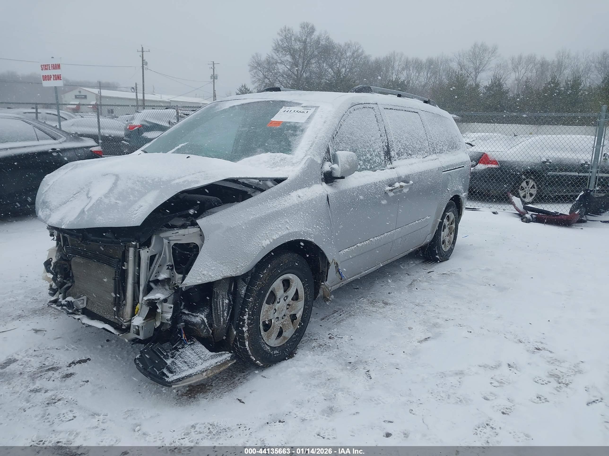 KIA SEDONA image 2