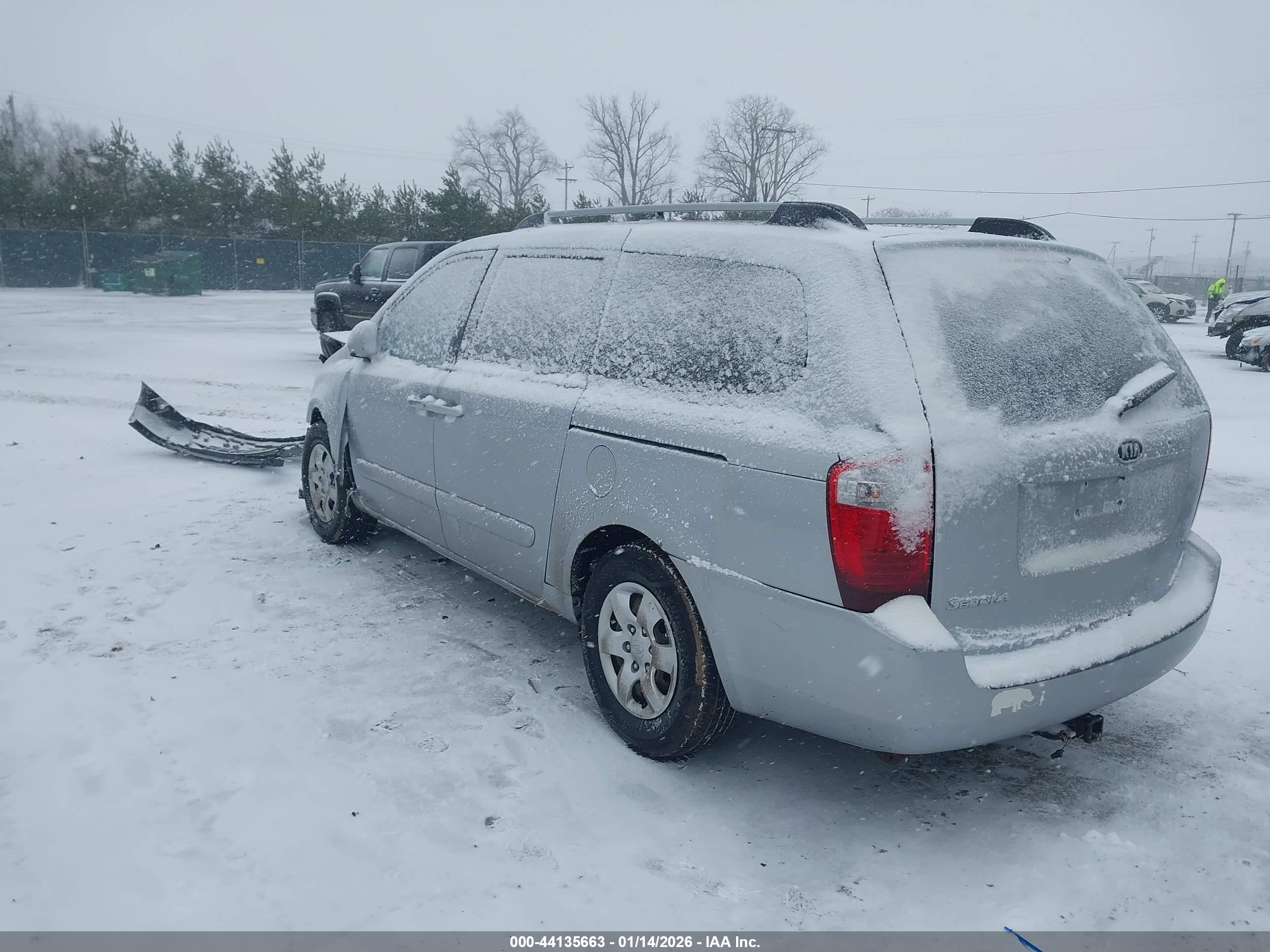 KIA SEDONA image 3