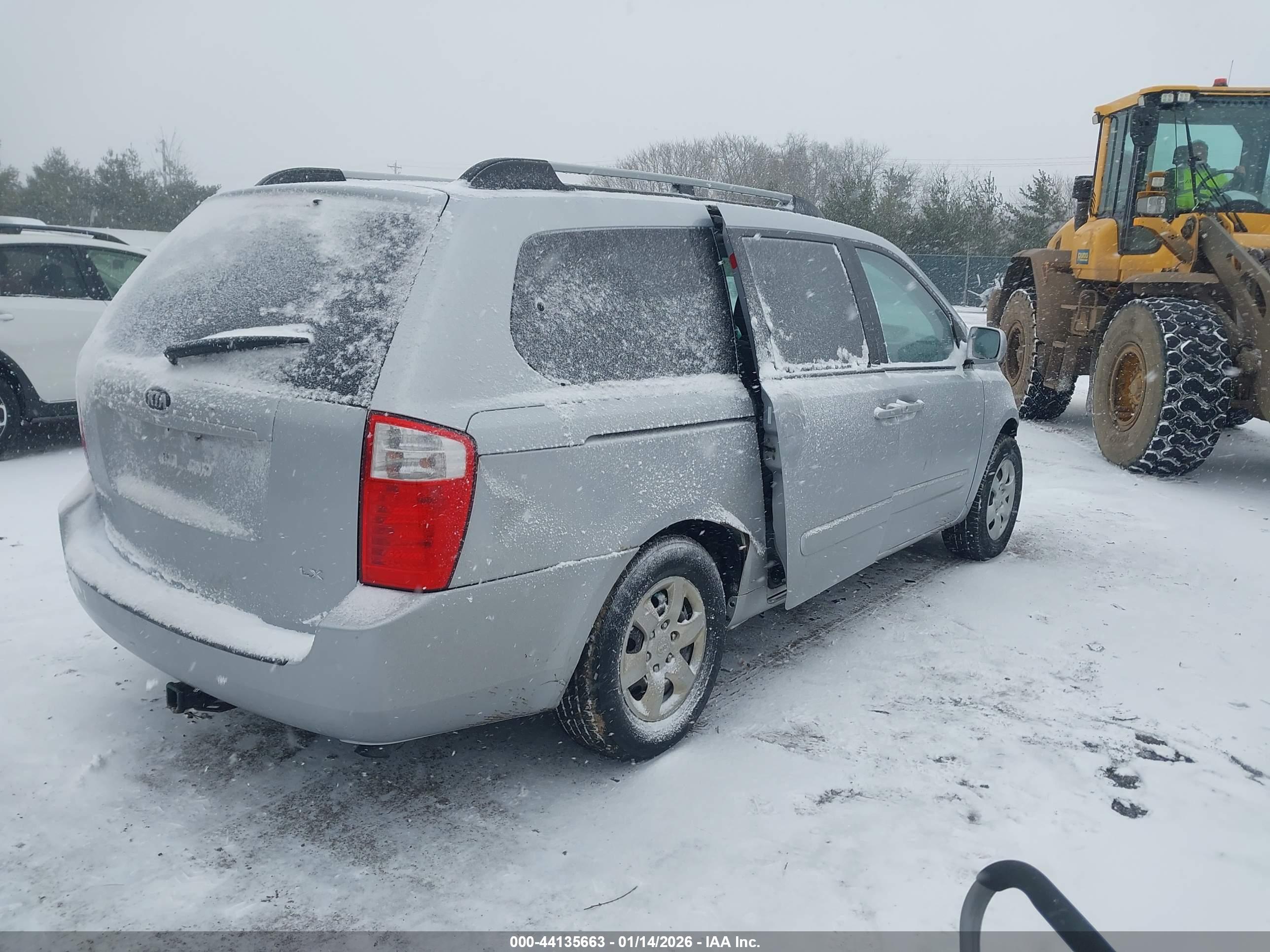 KIA SEDONA image 4