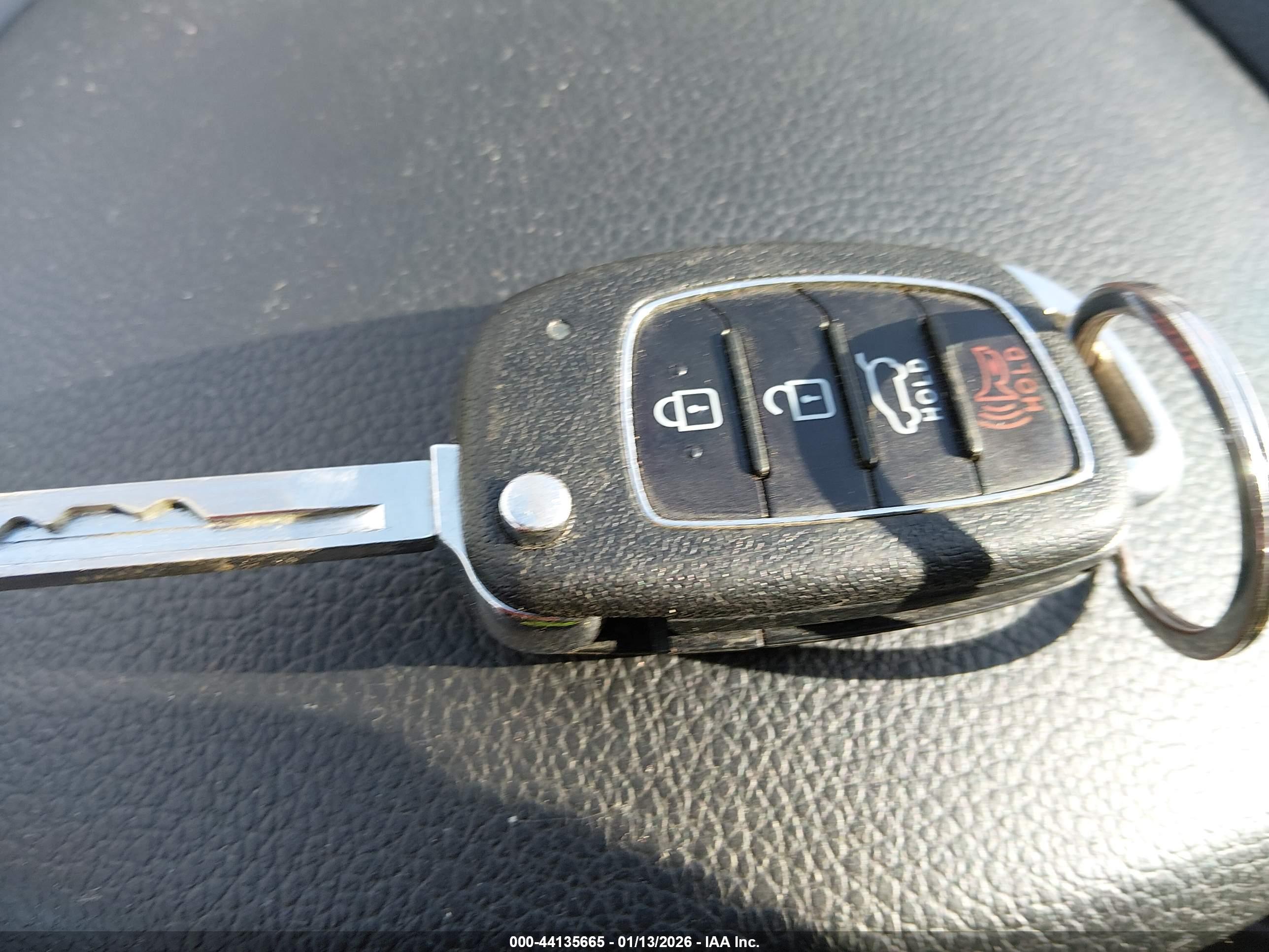 HYUNDAI SANTA image 11