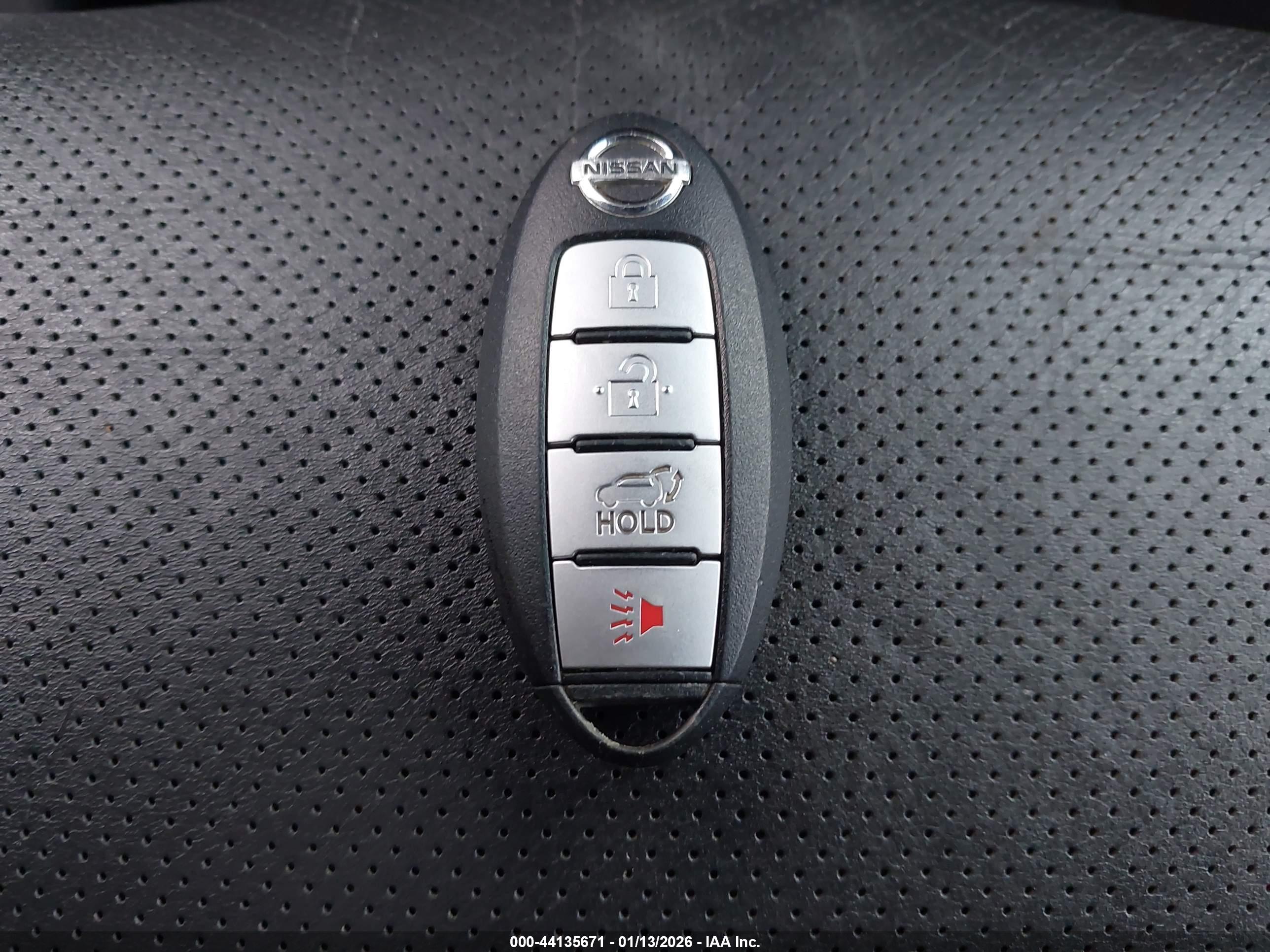 NISSAN ROGUE image 11