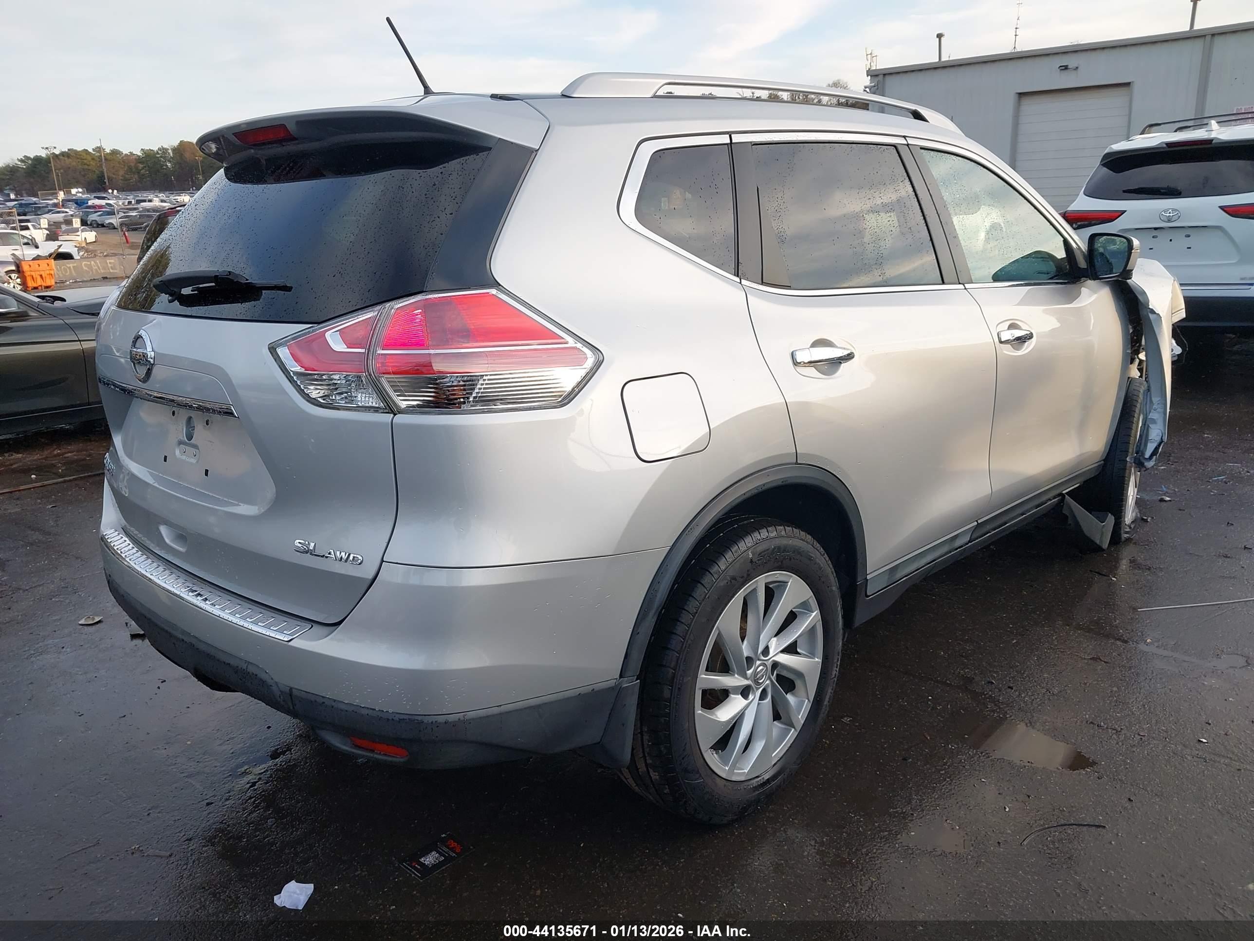 NISSAN ROGUE image 4