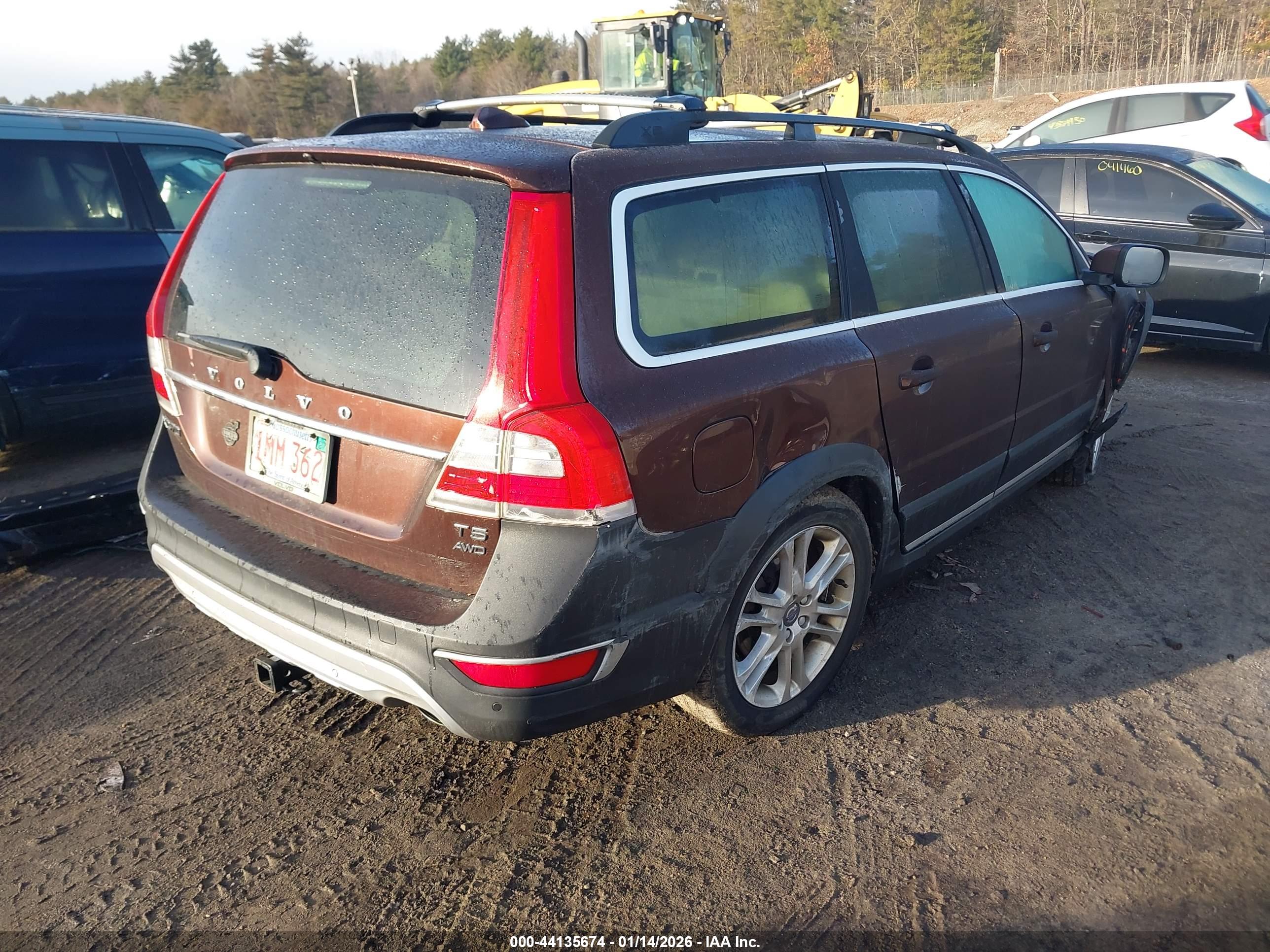 VOLVO XC70 image 4