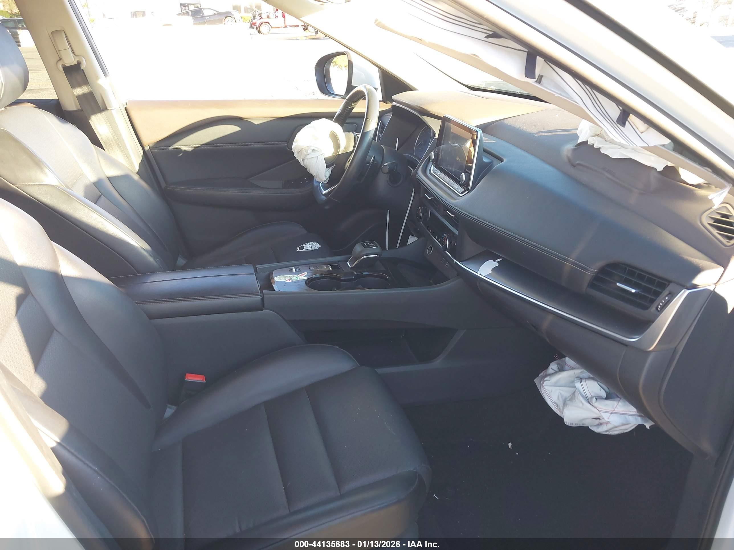NISSAN ROGUE image 5