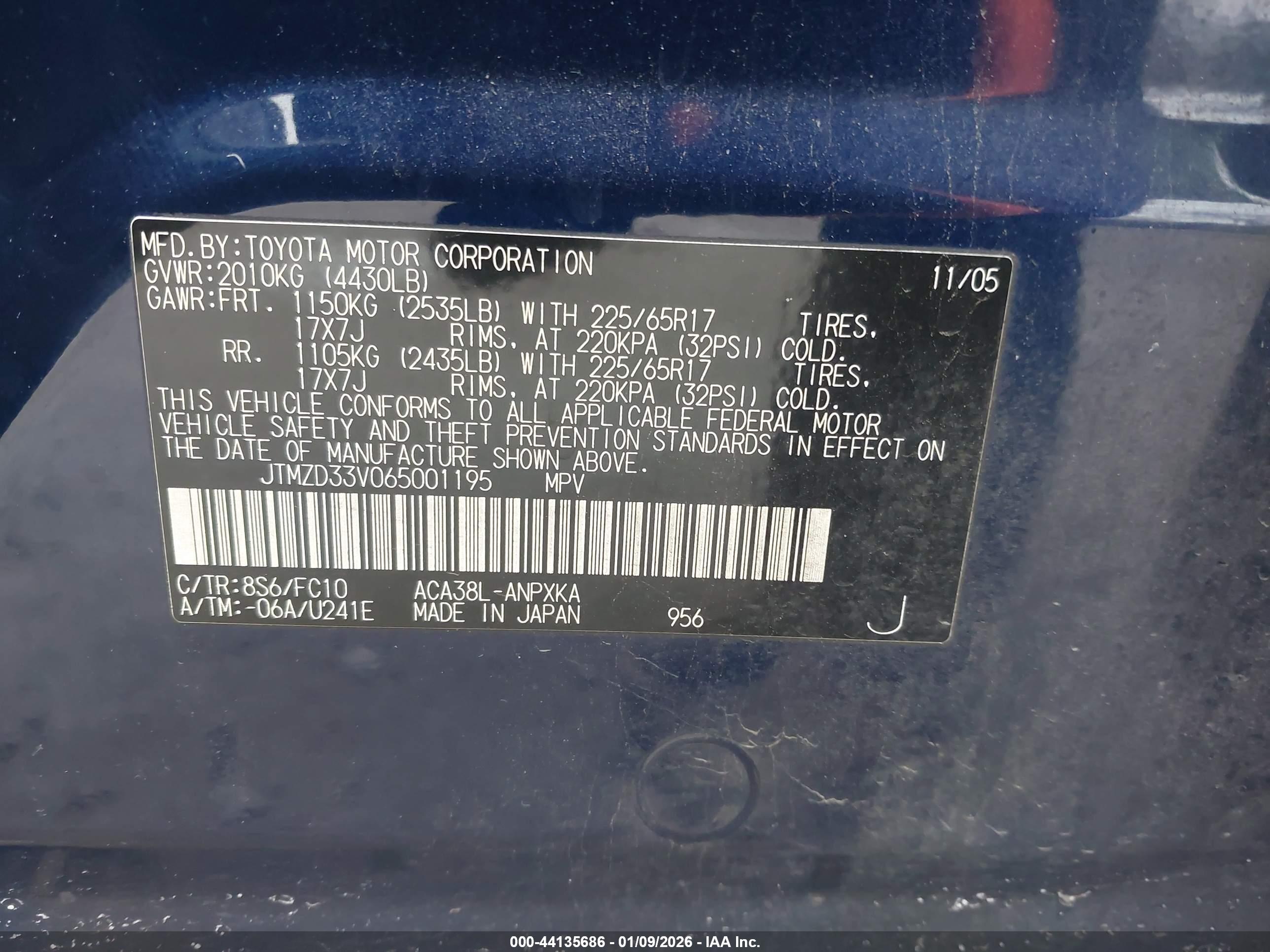 TOYOTA RAV4 image 9