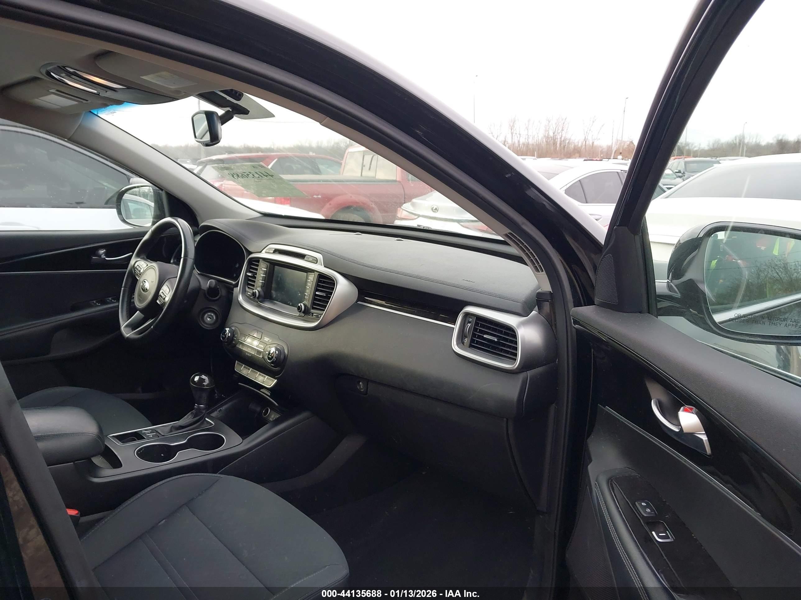KIA SORENTO image 5