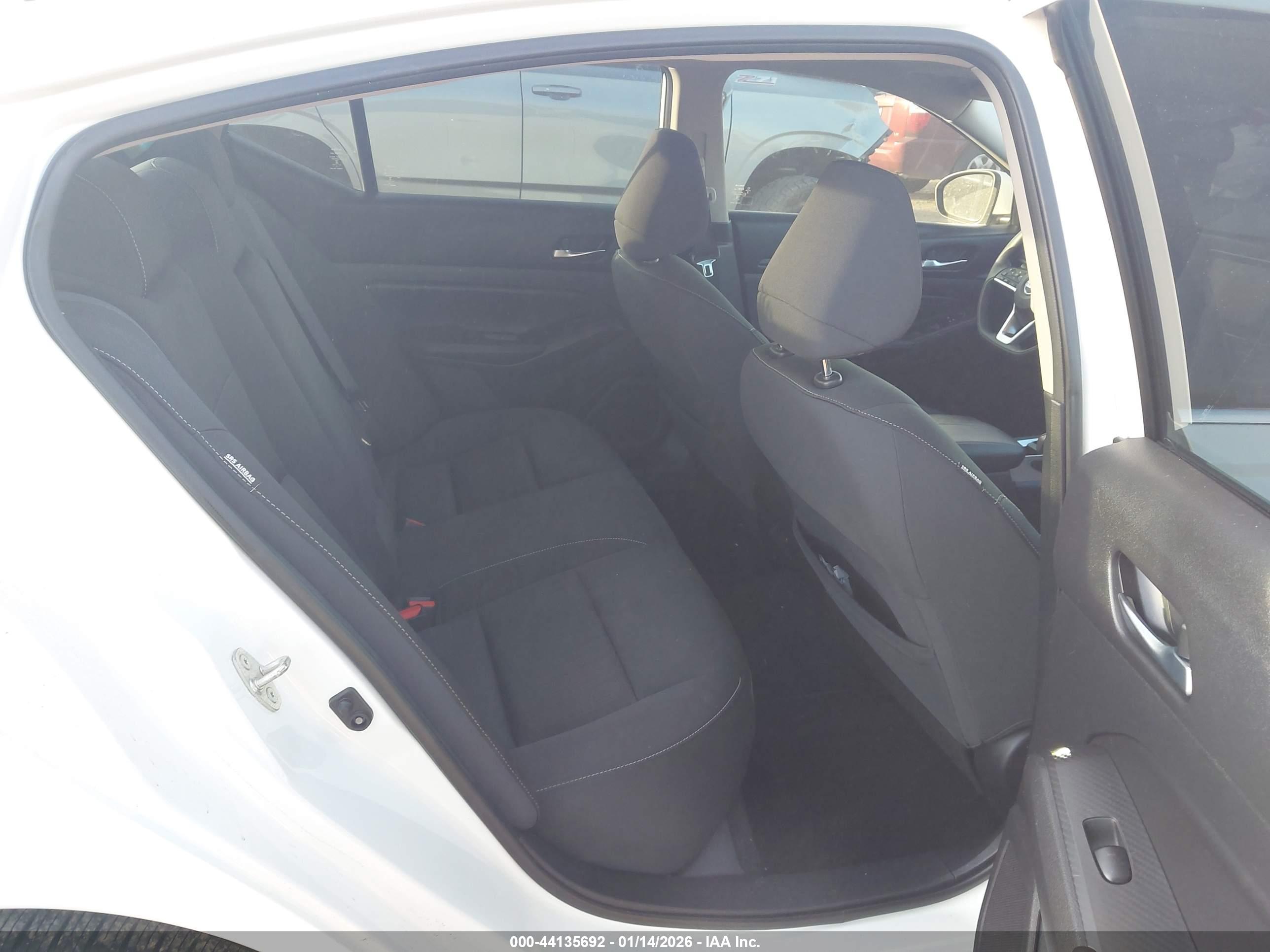 NISSAN ALTIMA image 8