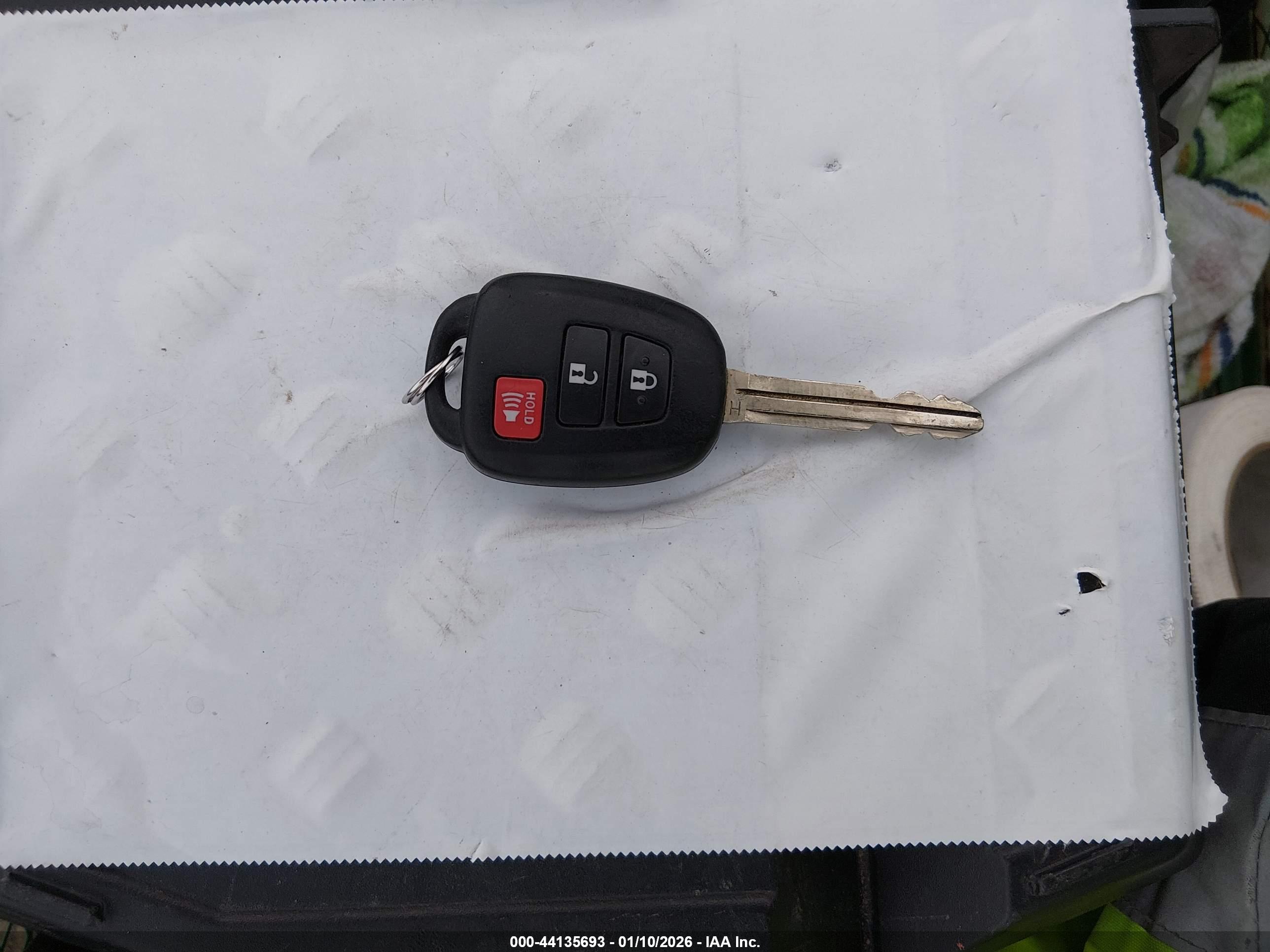TOYOTA RAV4 image 11