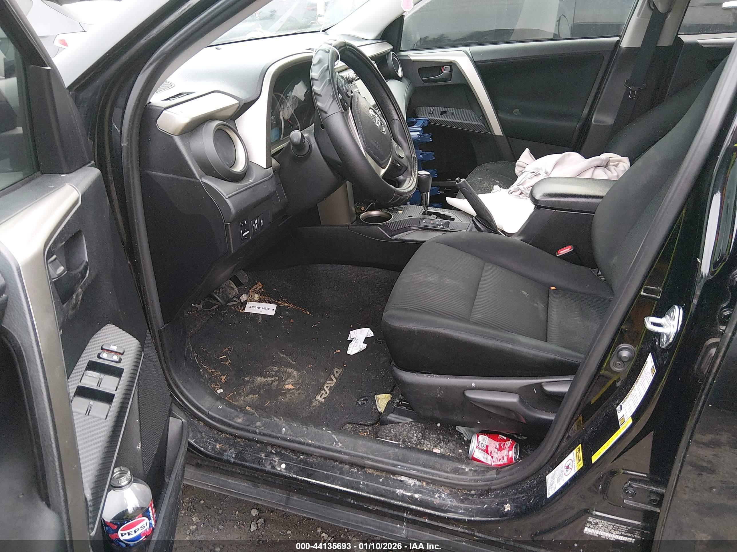 TOYOTA RAV4 image 5