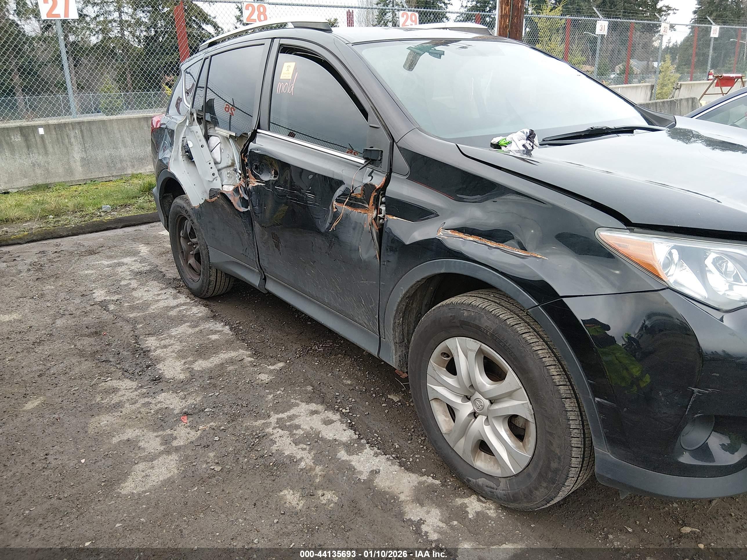 TOYOTA RAV4 image 6