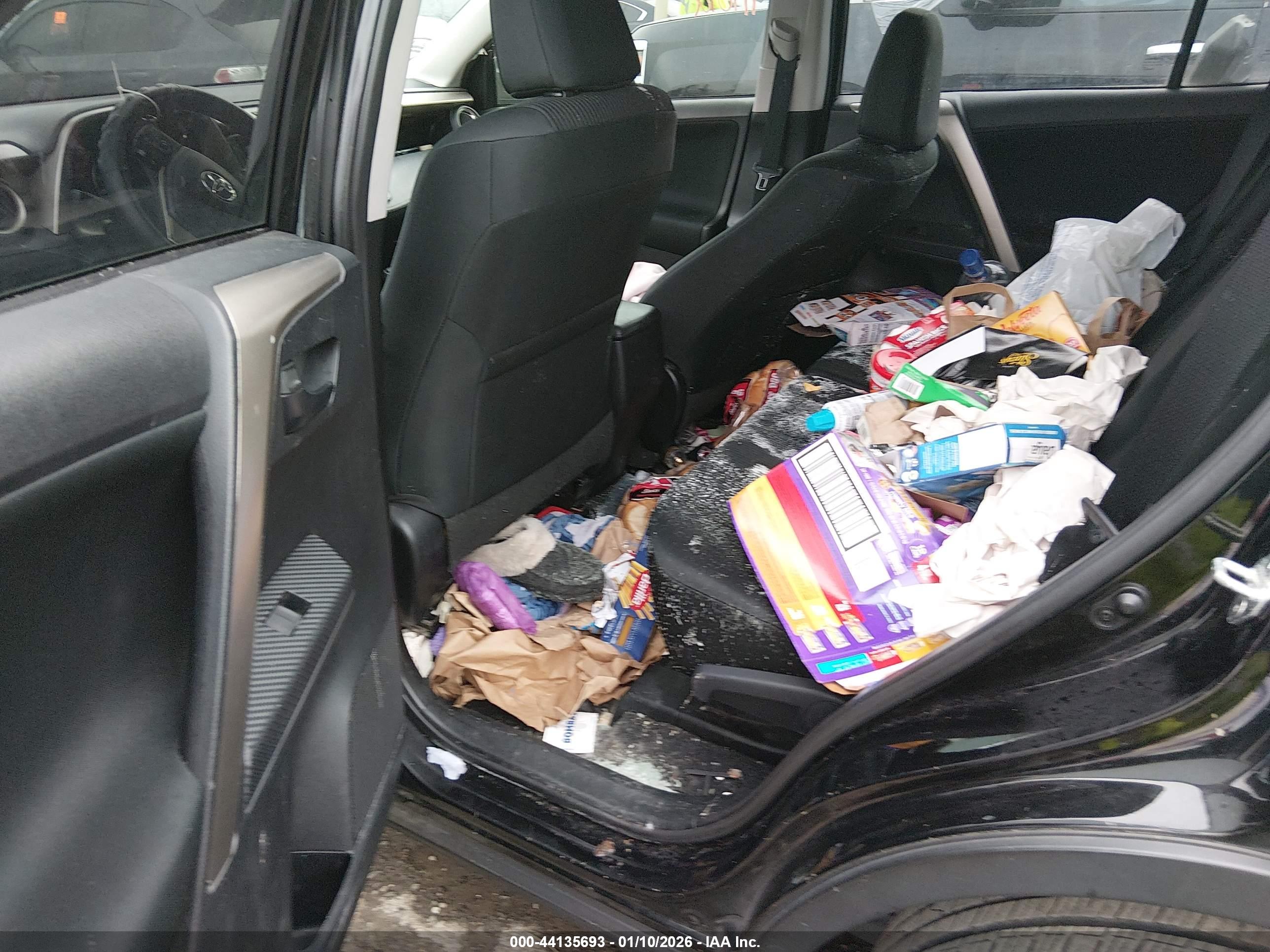TOYOTA RAV4 image 8