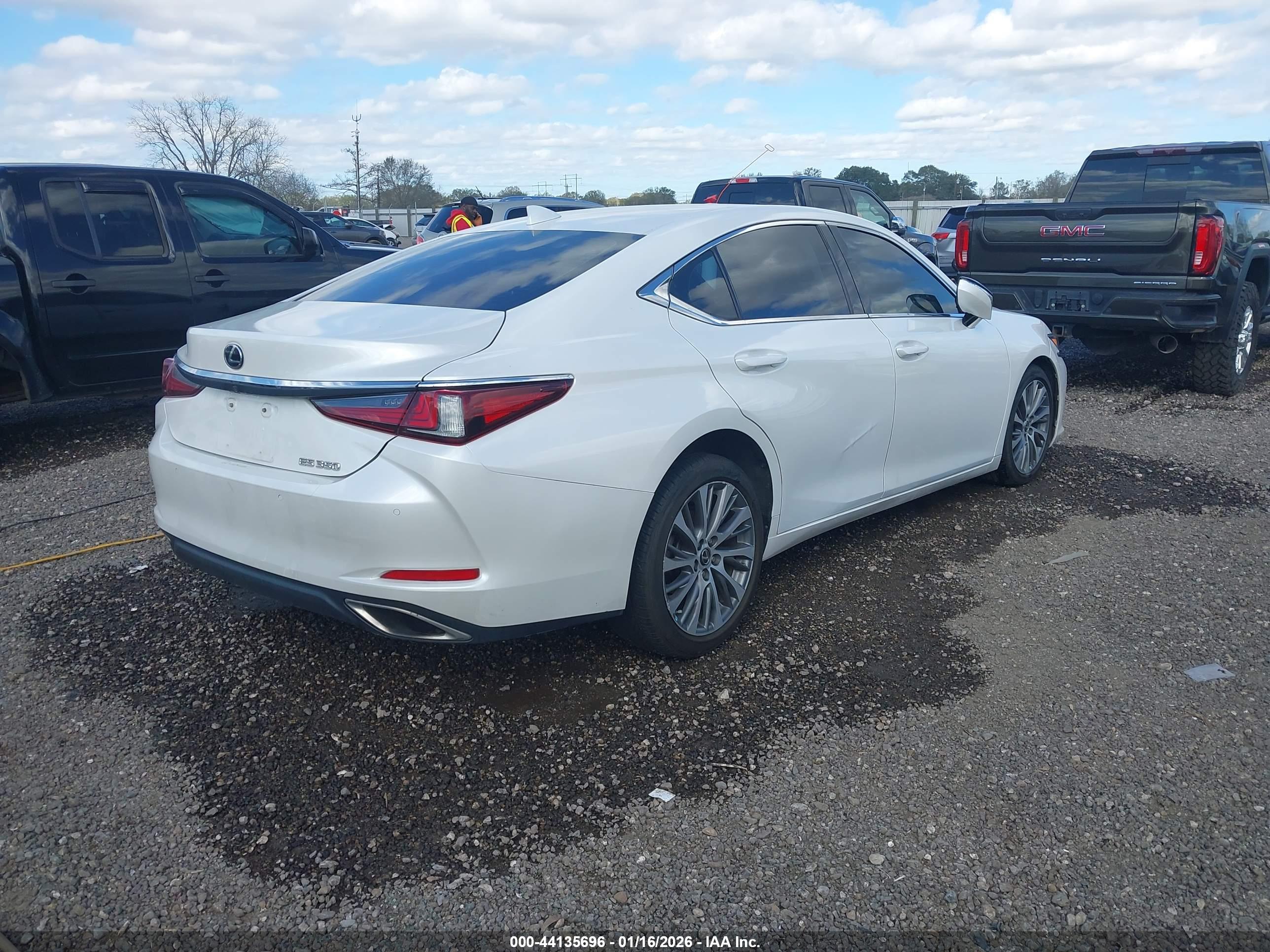 LEXUS ES image 4