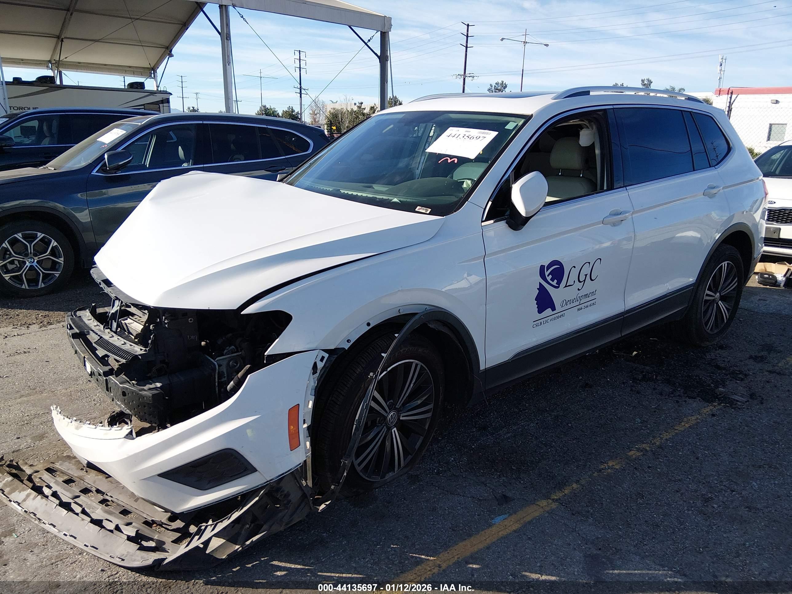VOLKSWAGEN TIGUAN image 2
