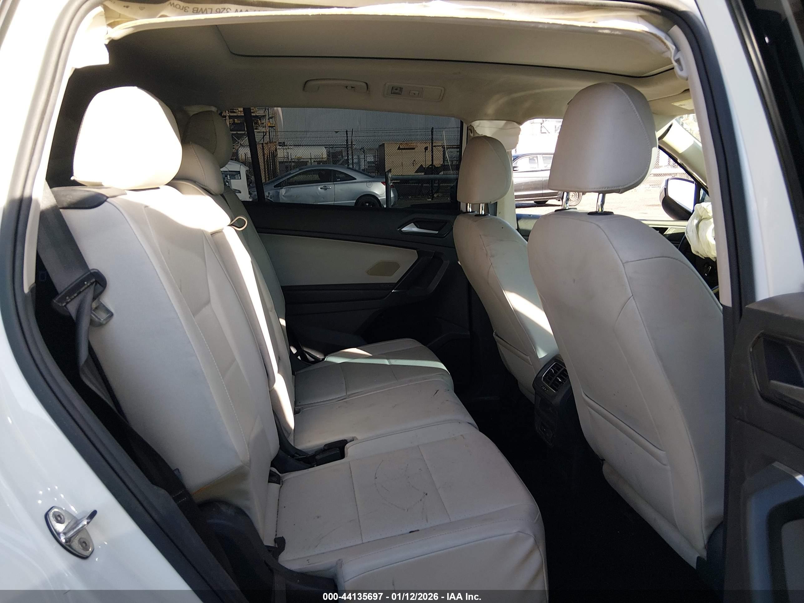 VOLKSWAGEN TIGUAN image 8