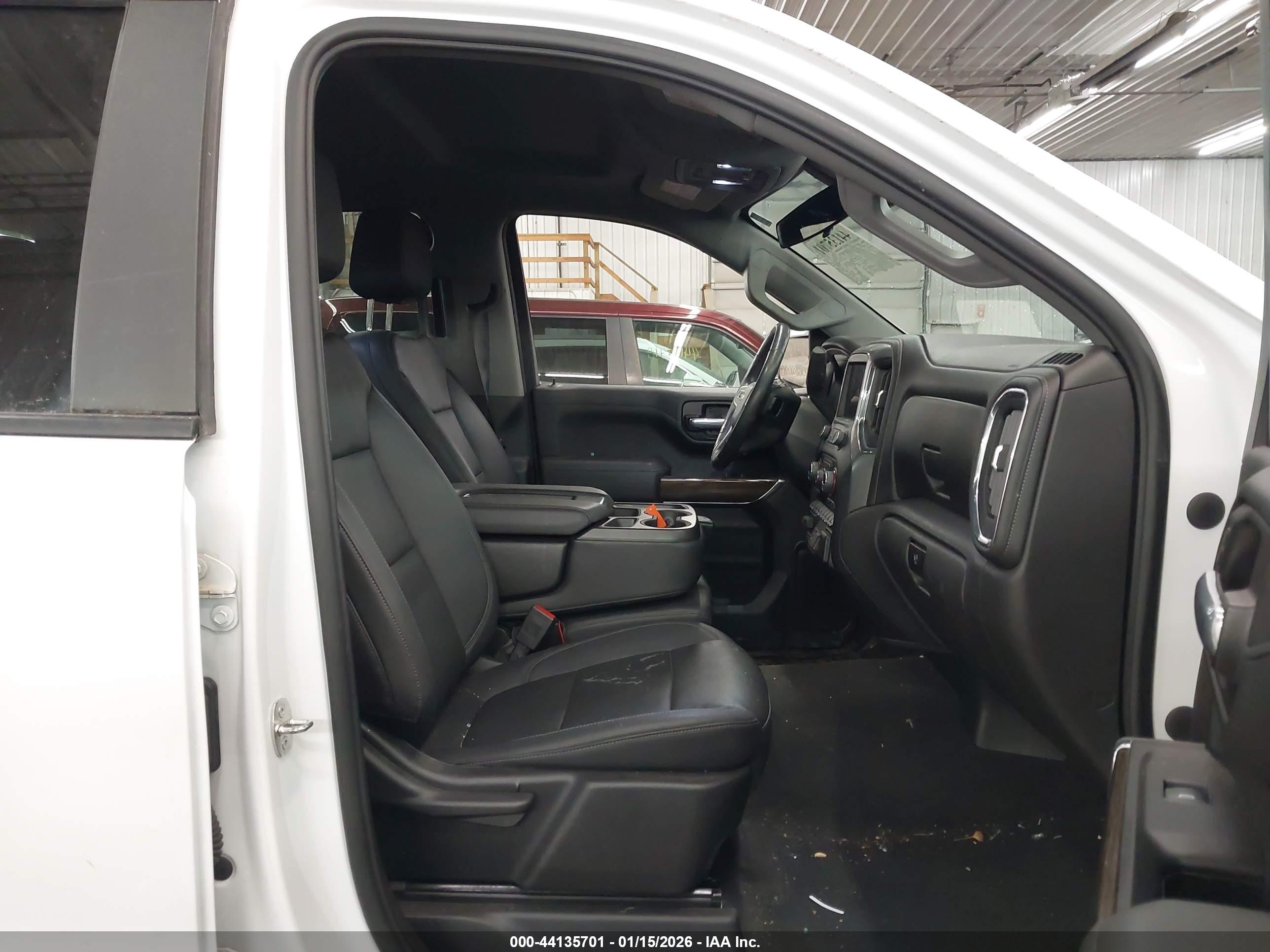 CHEVROLET SILVERADO image 5