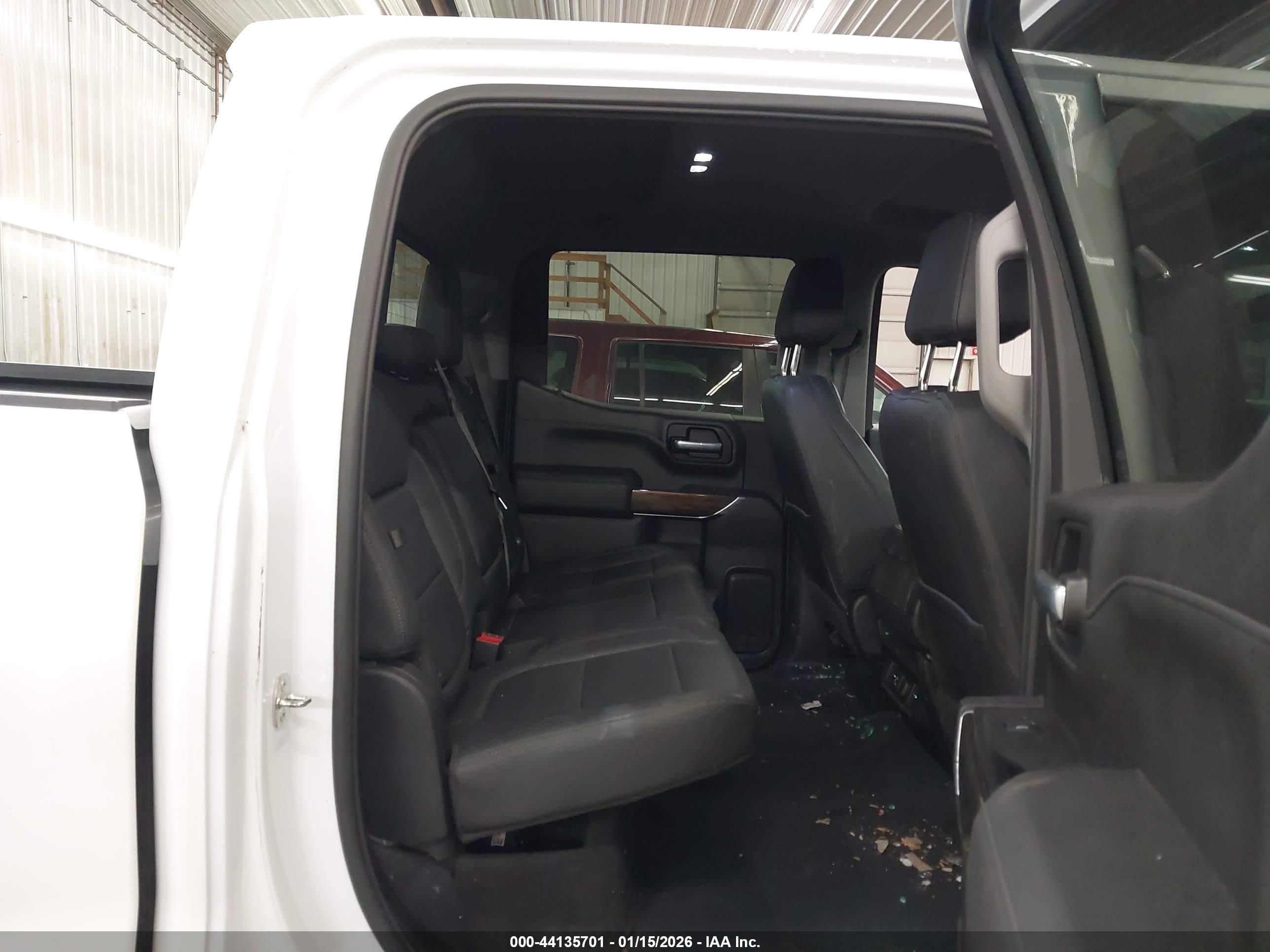 CHEVROLET SILVERADO image 8