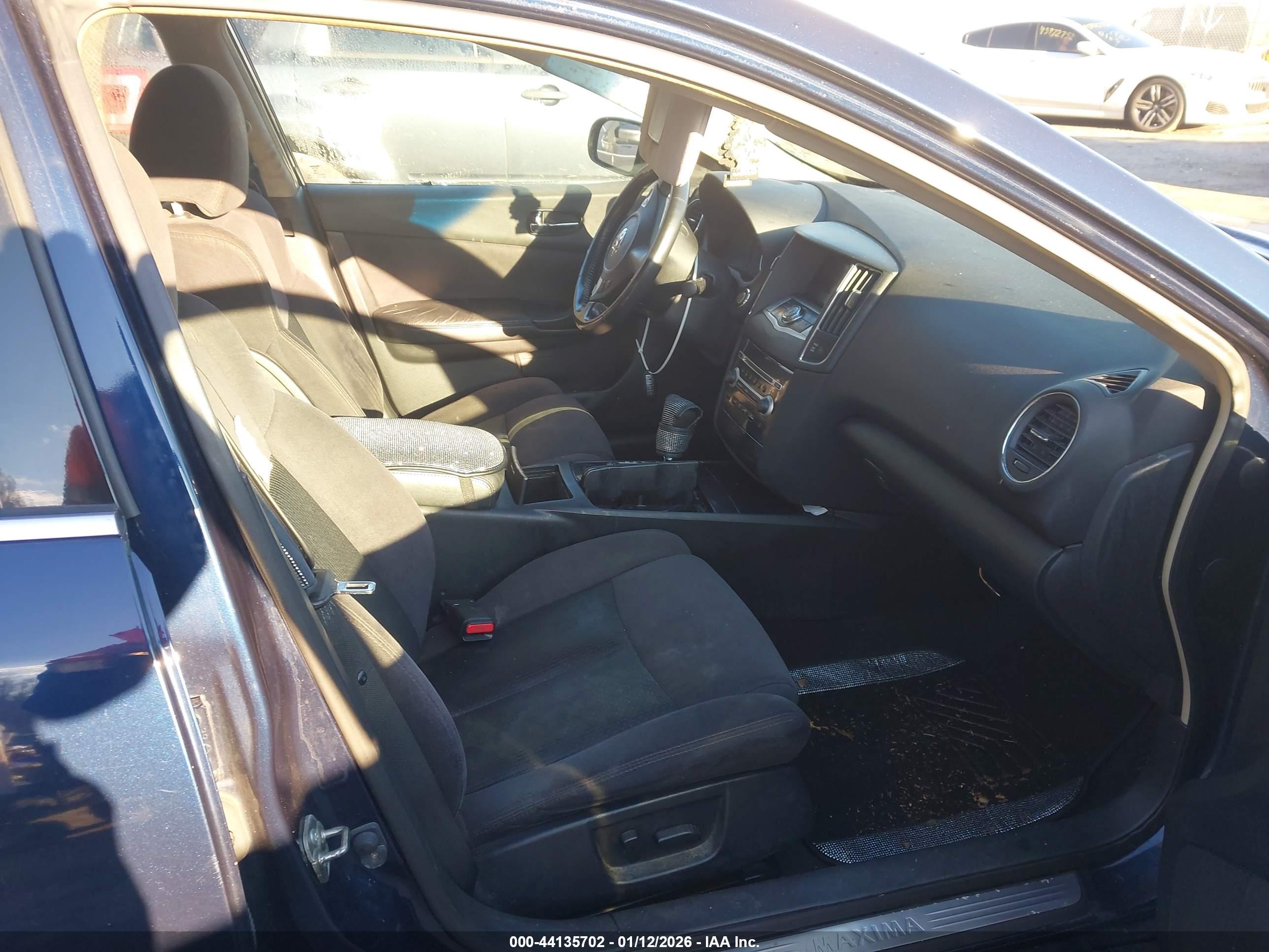 NISSAN MAXIMA image 5
