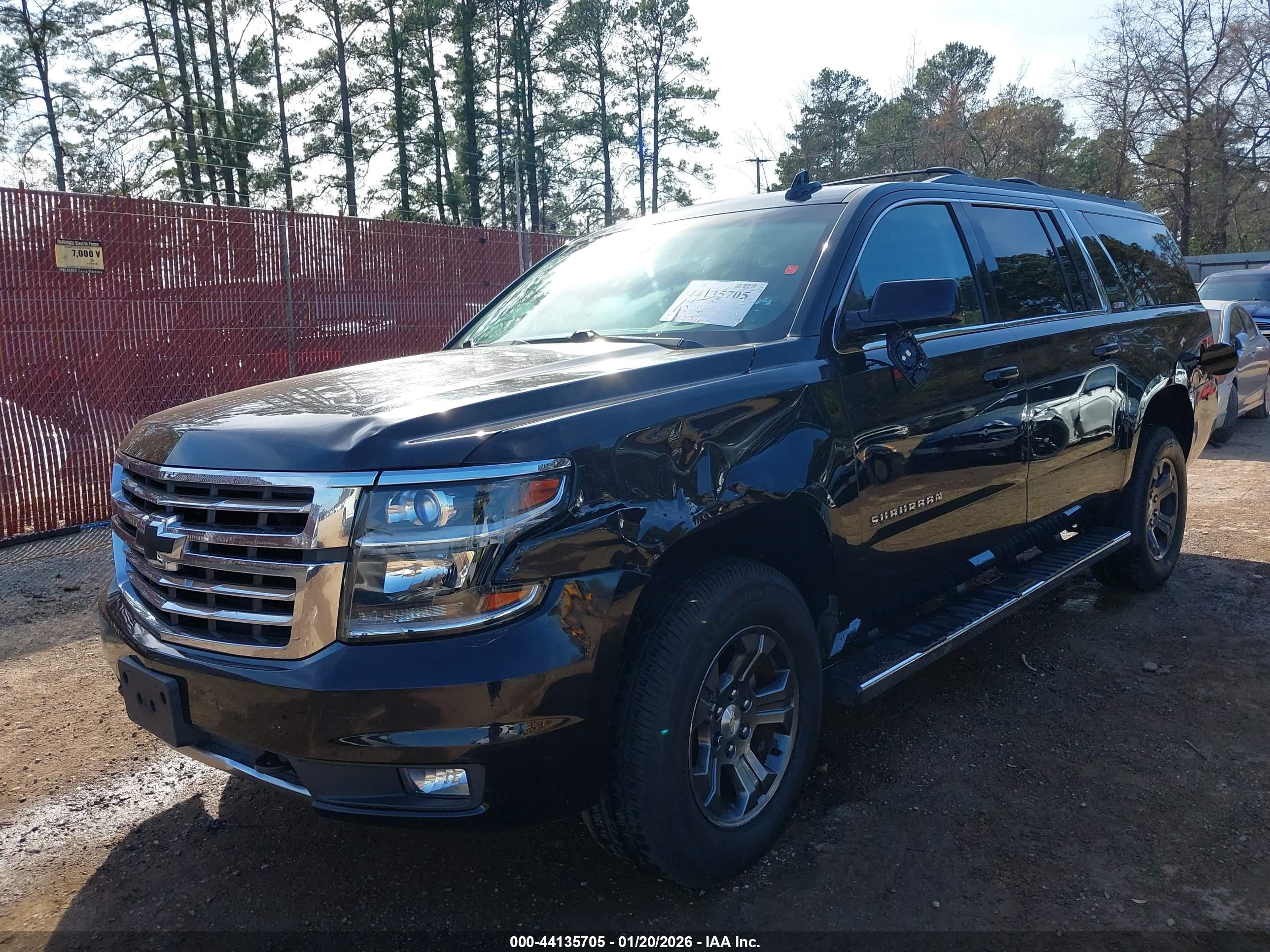 CHEVROLET SUBURBAN image 2