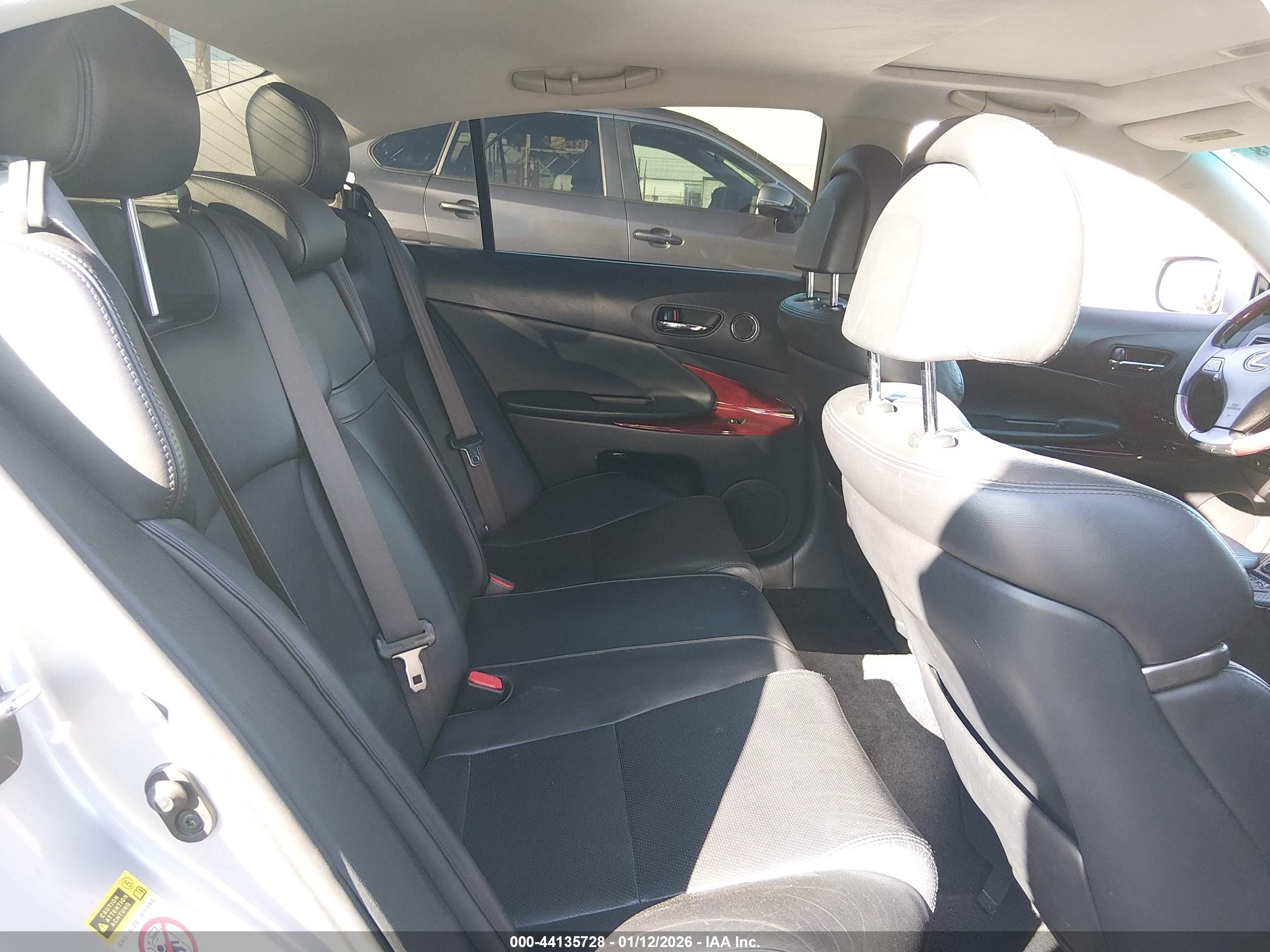 LEXUS GS image 8