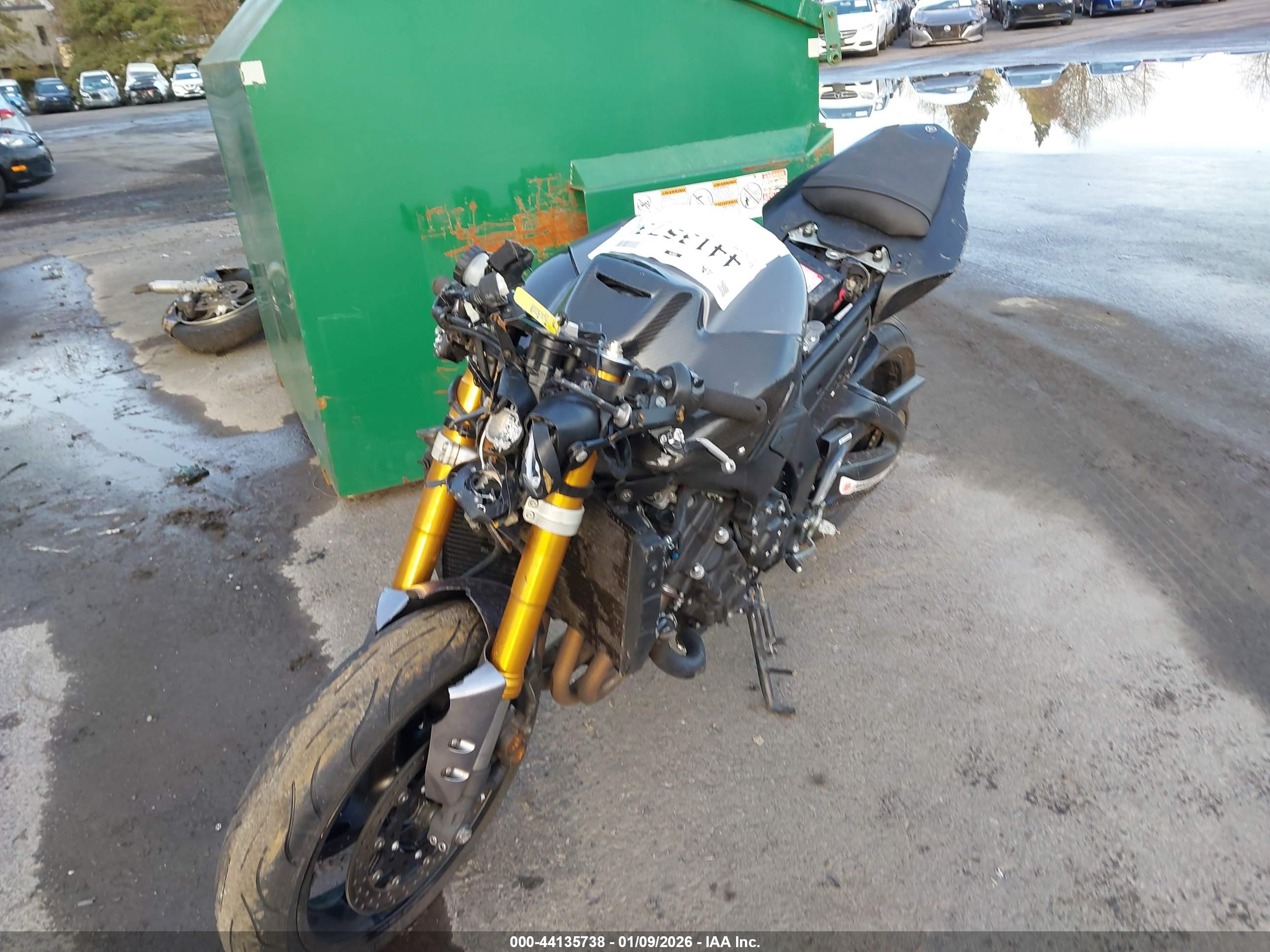 YAMAHA FZ8 image 2