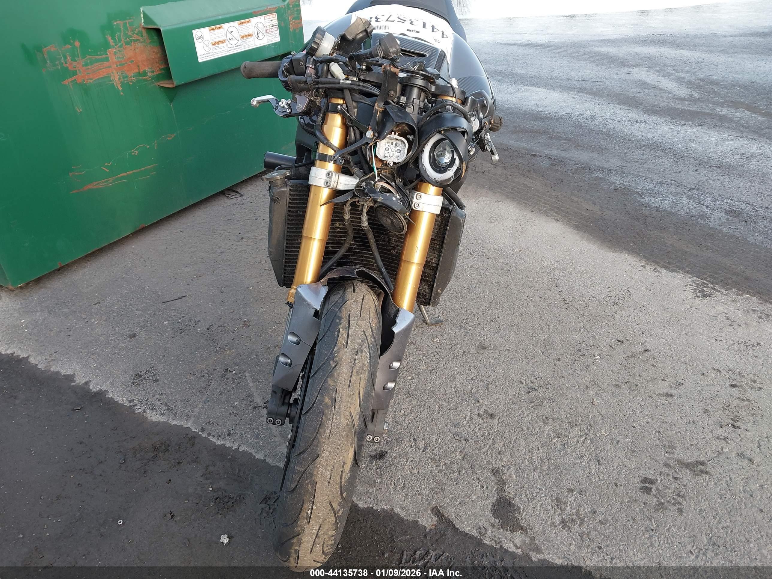 YAMAHA FZ8 image 5