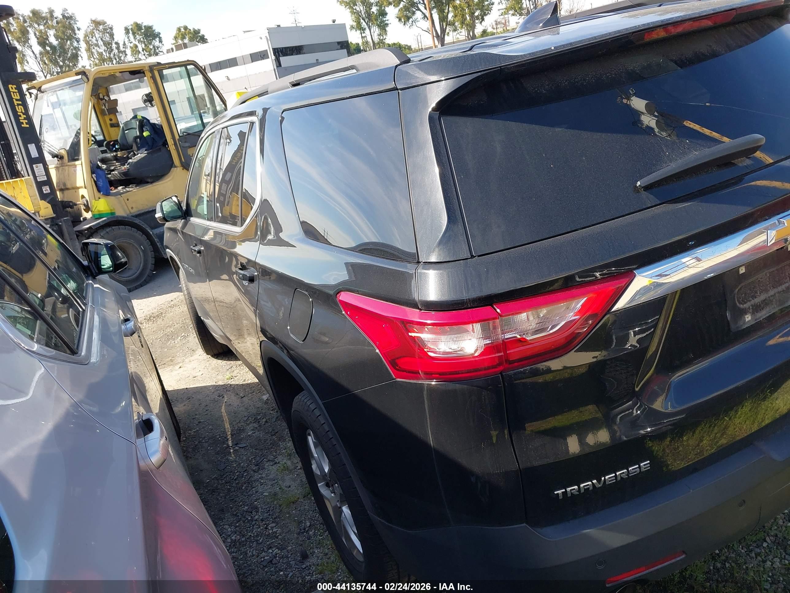 CHEVROLET TRAVERSE image 3