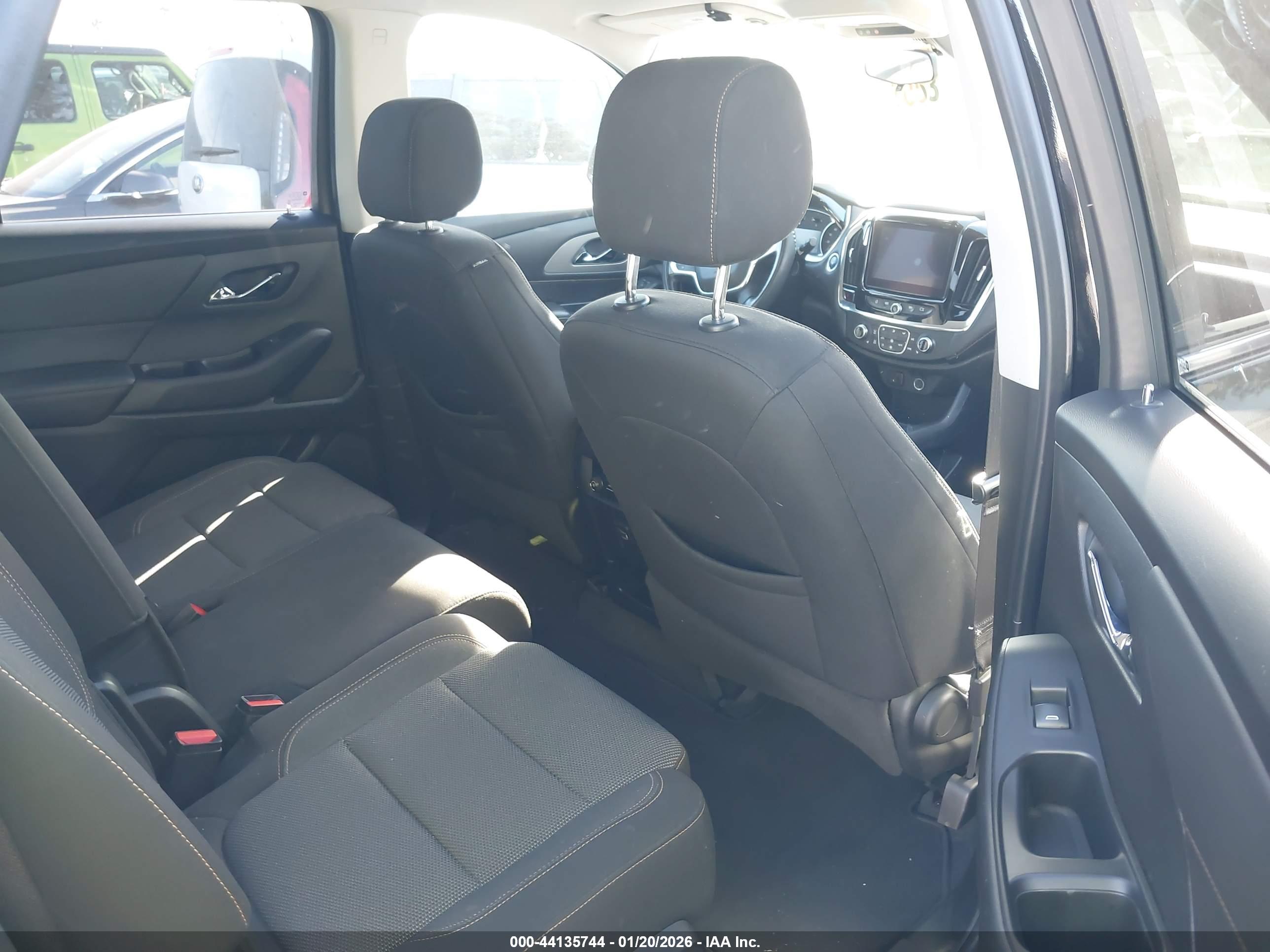 CHEVROLET TRAVERSE image 8