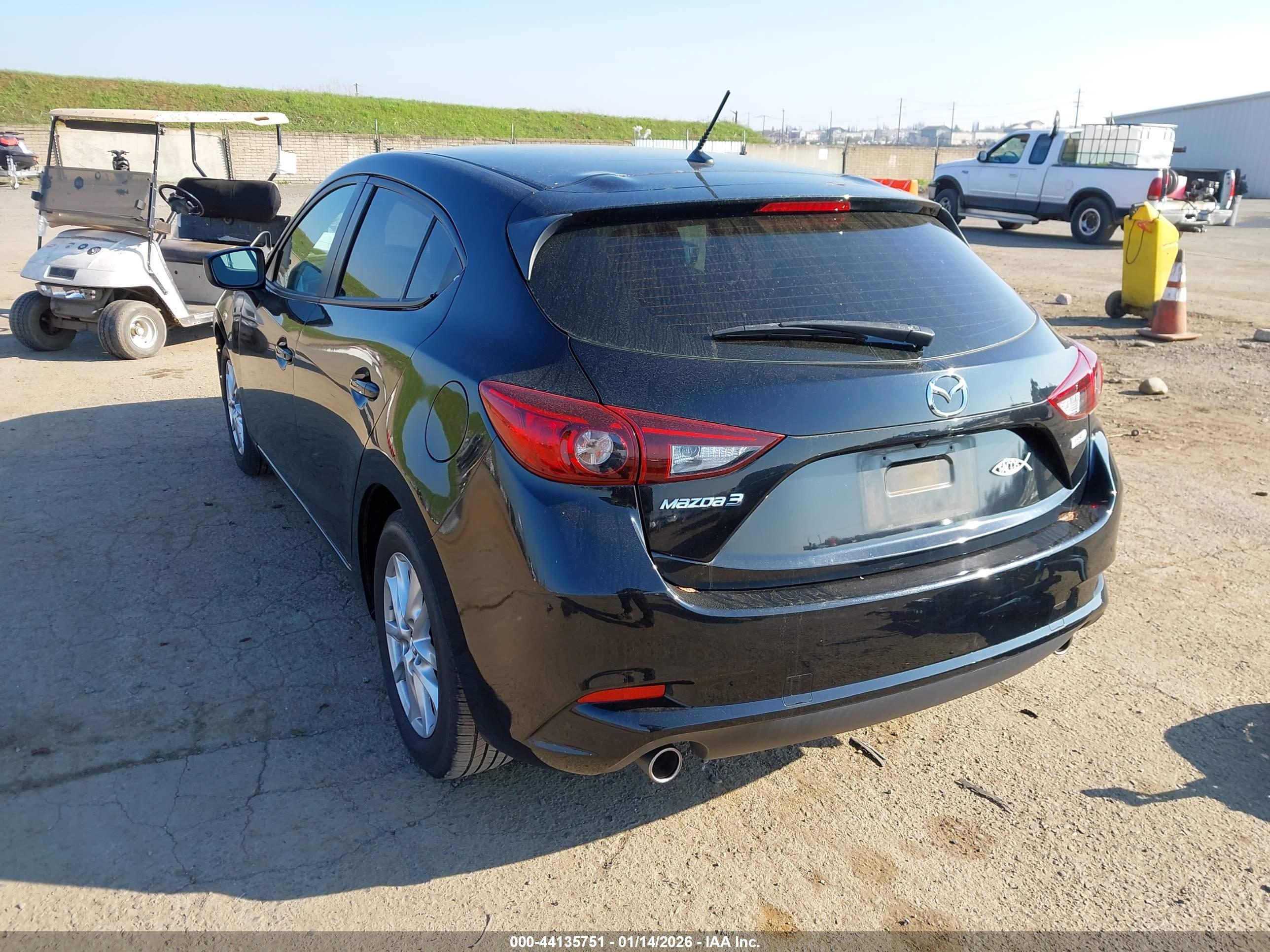 MAZDA MAZDA3 image 3