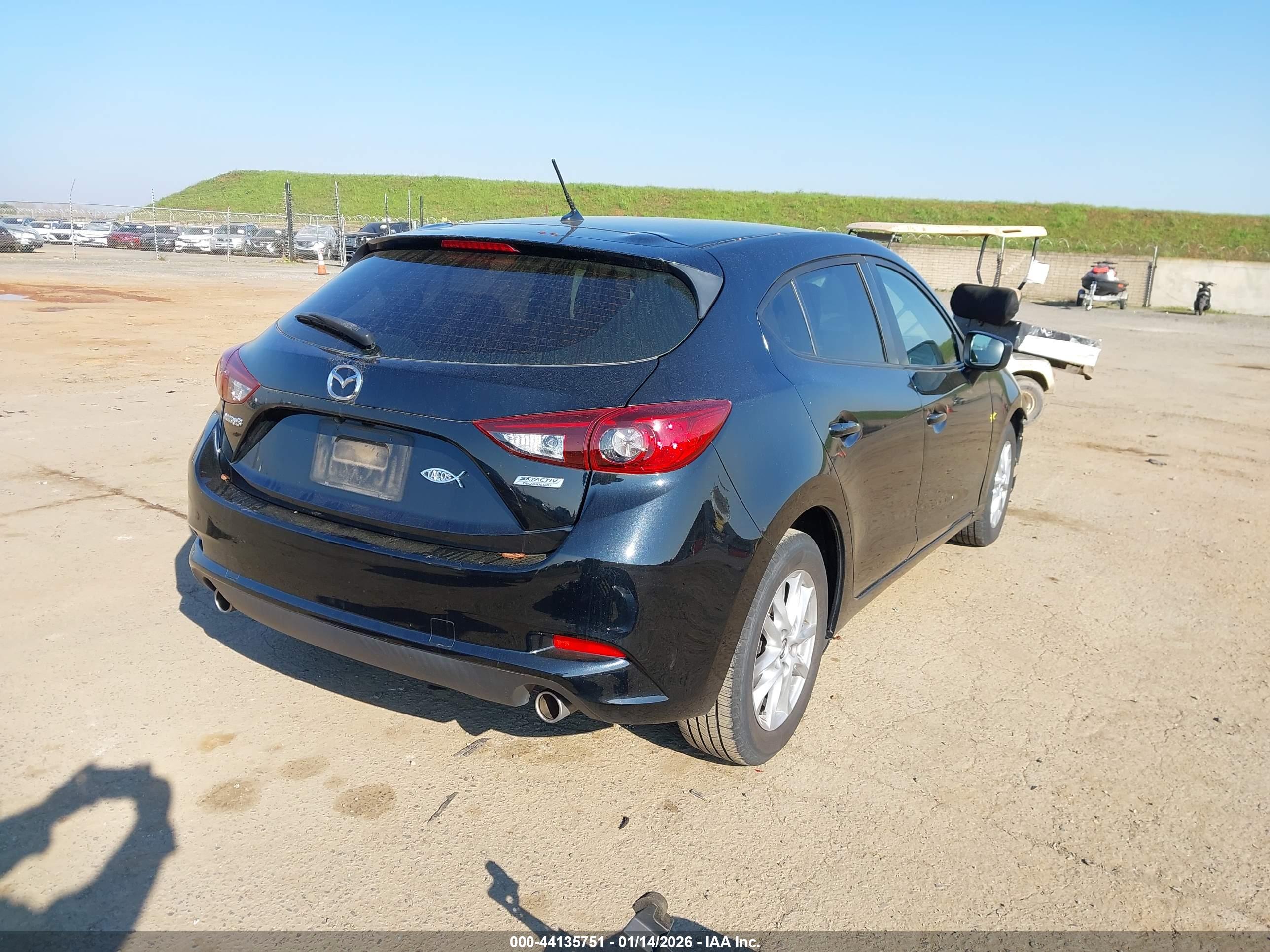 MAZDA MAZDA3 image 4