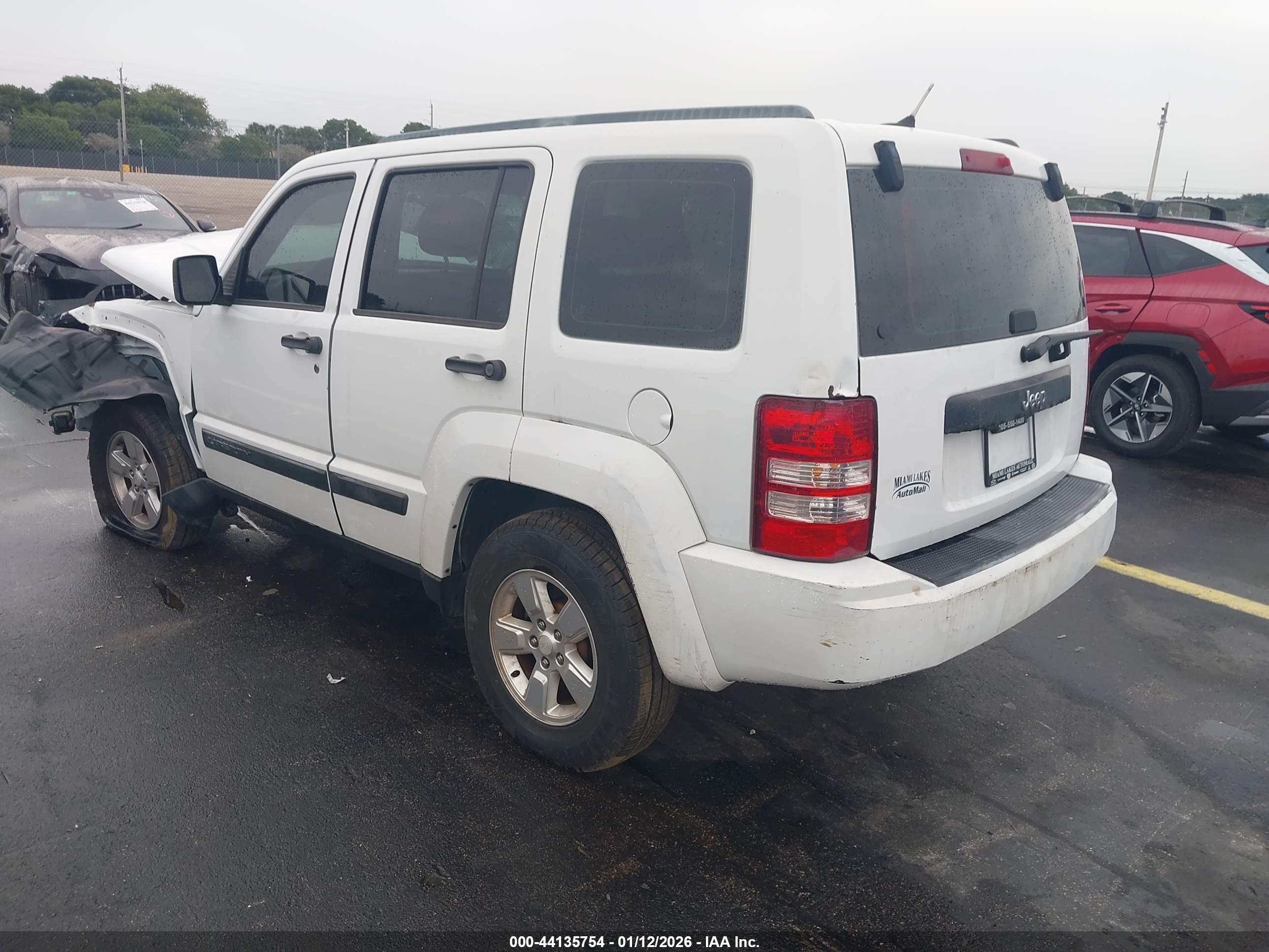 JEEP LIBERTY image 3