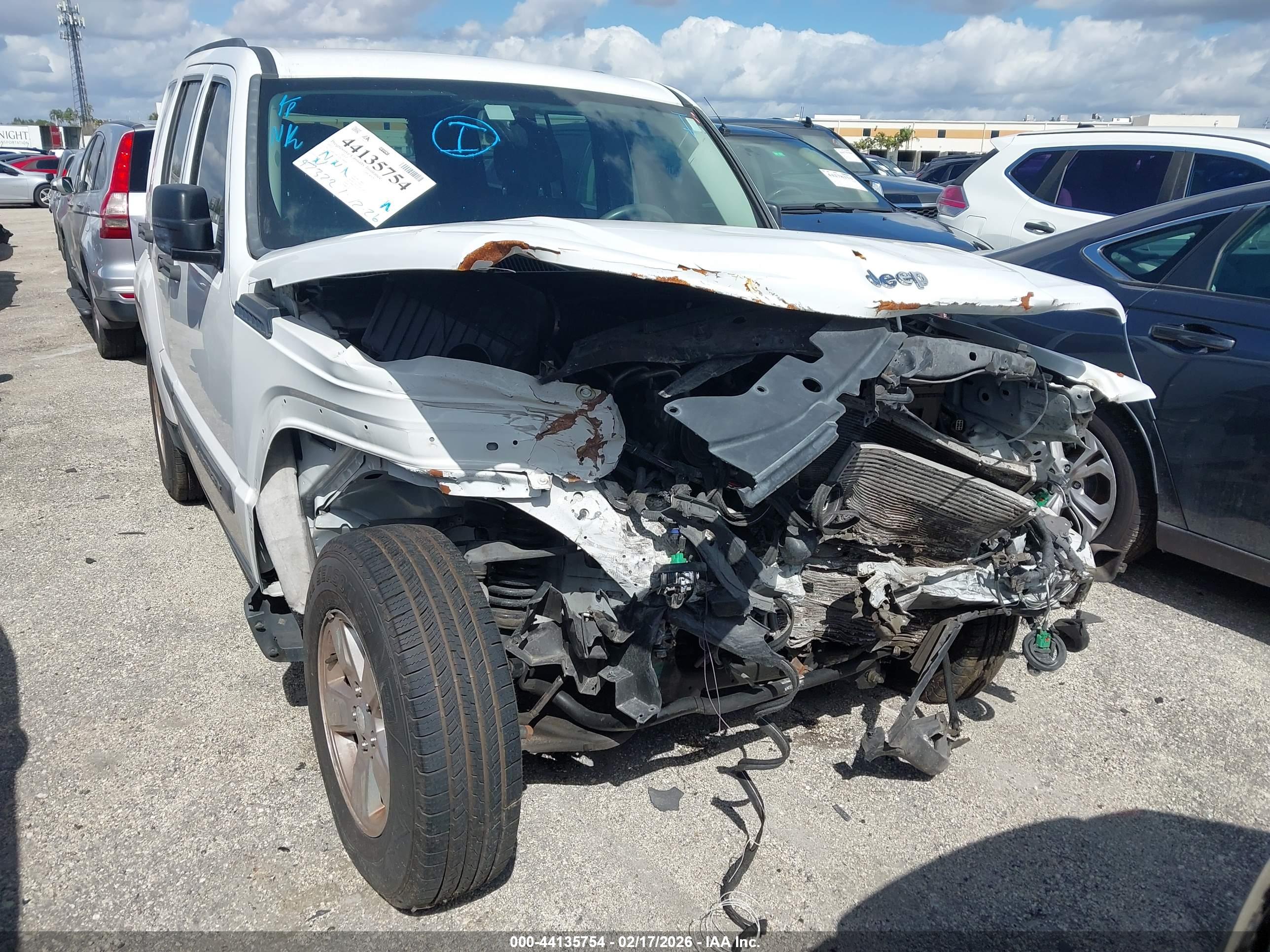 JEEP LIBERTY image 6