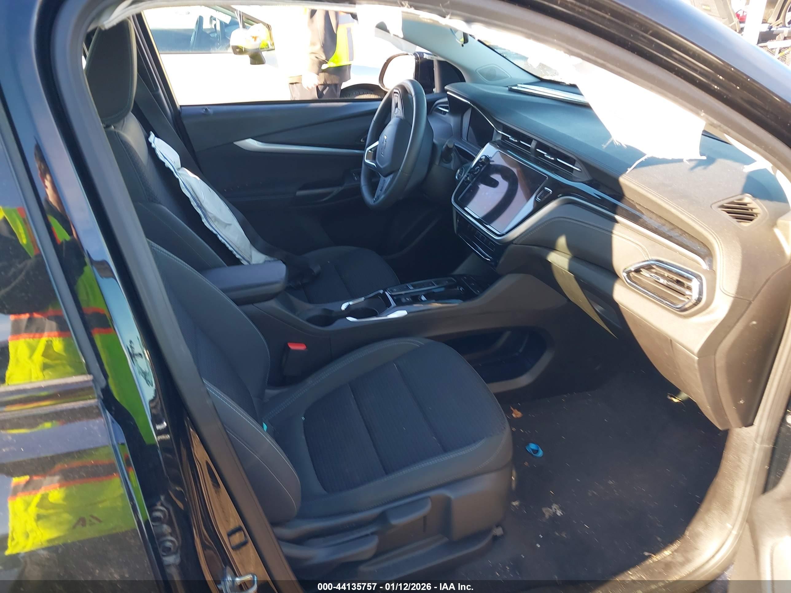 CHEVROLET BOLT image 5