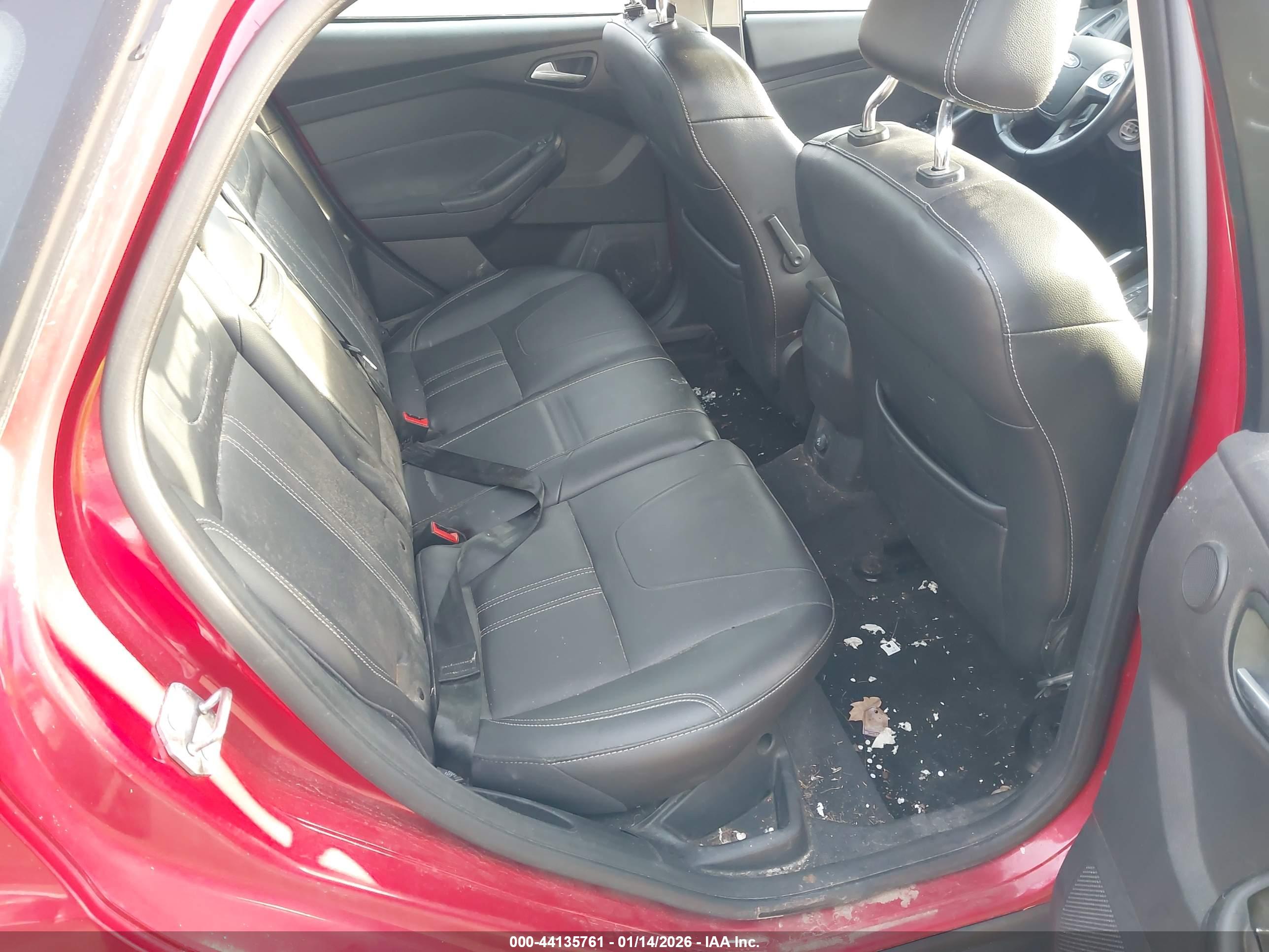 FORD FOCUS image 8