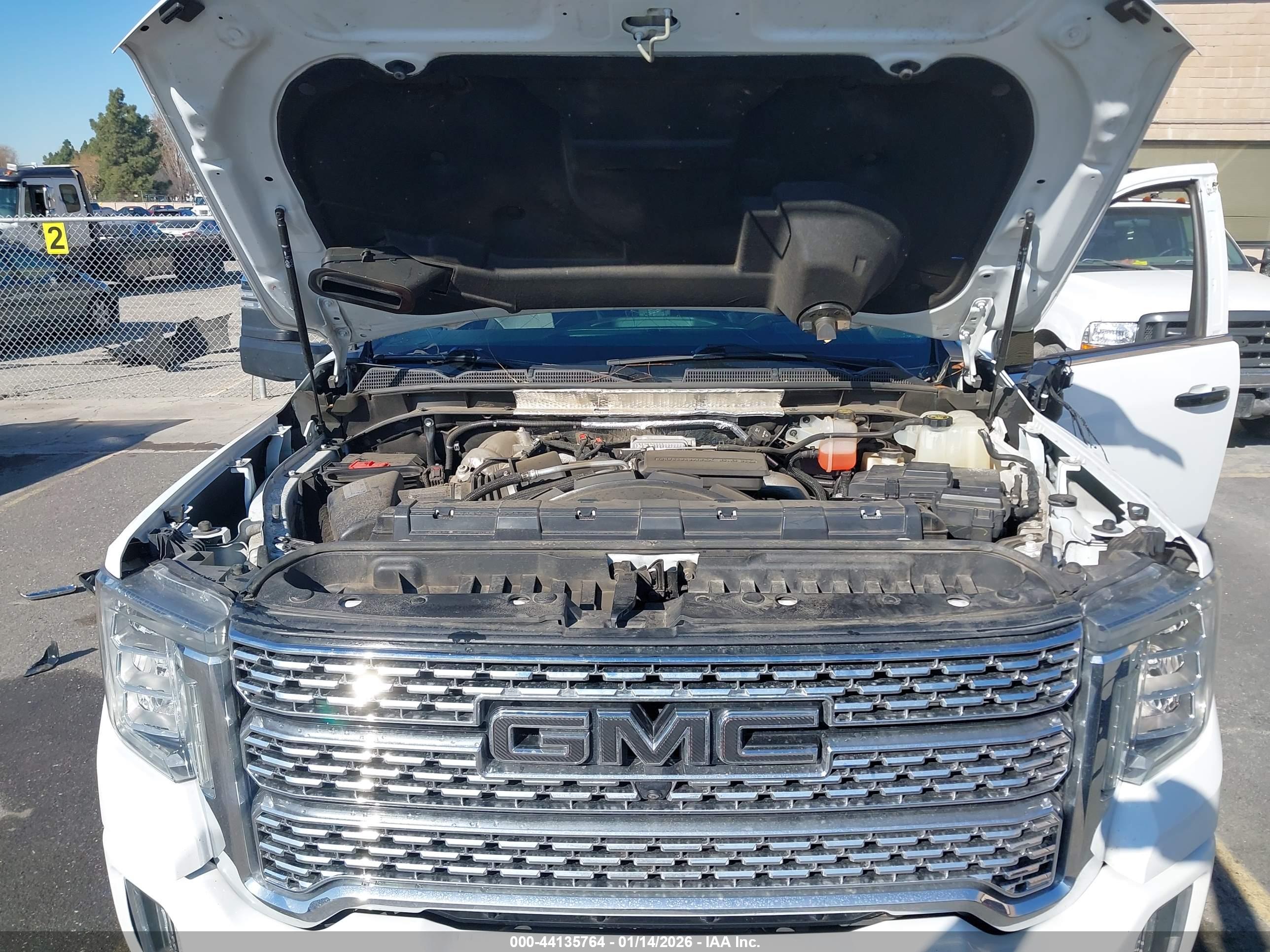 GMC SIERRA image 10