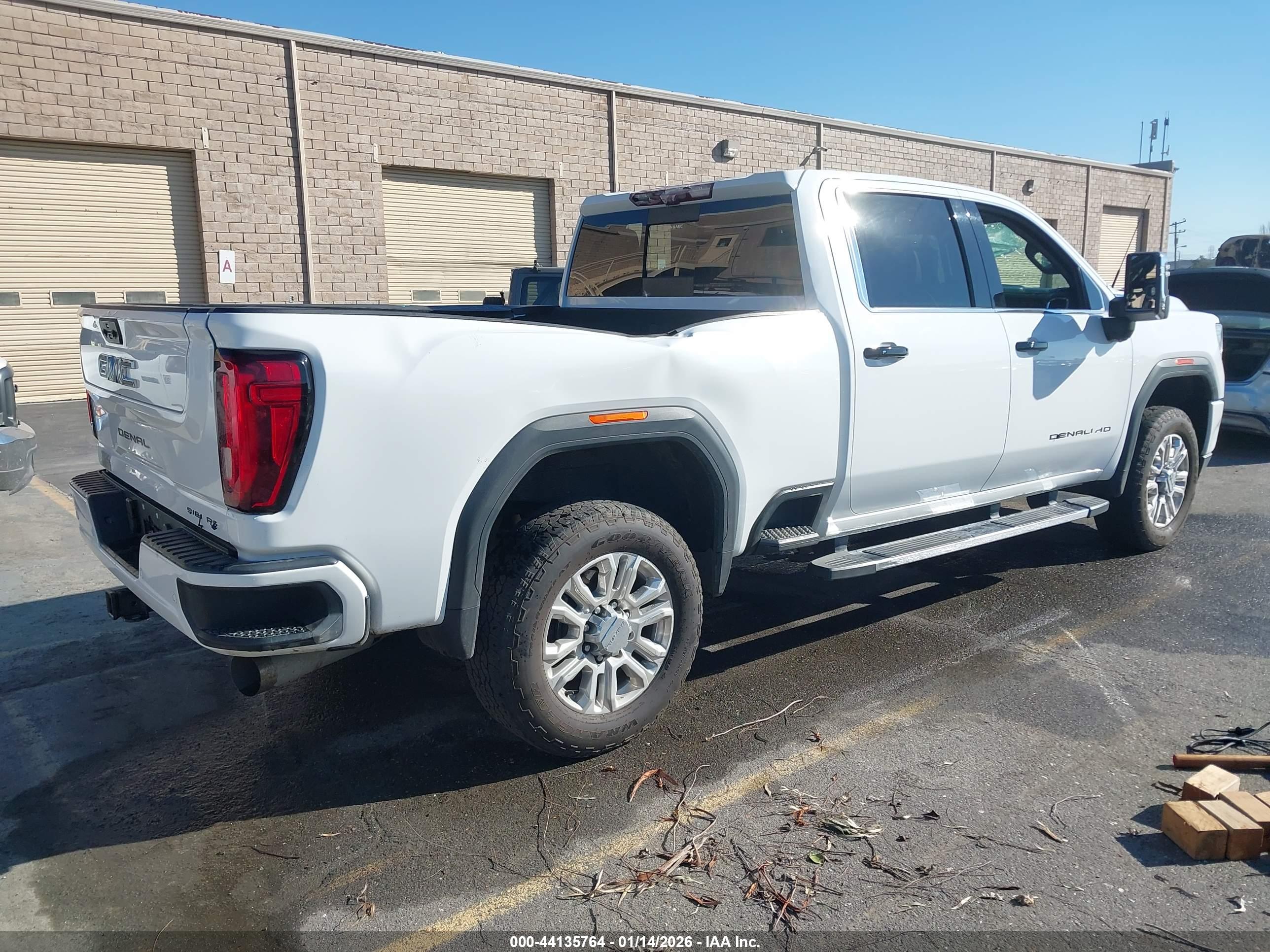 GMC SIERRA image 4