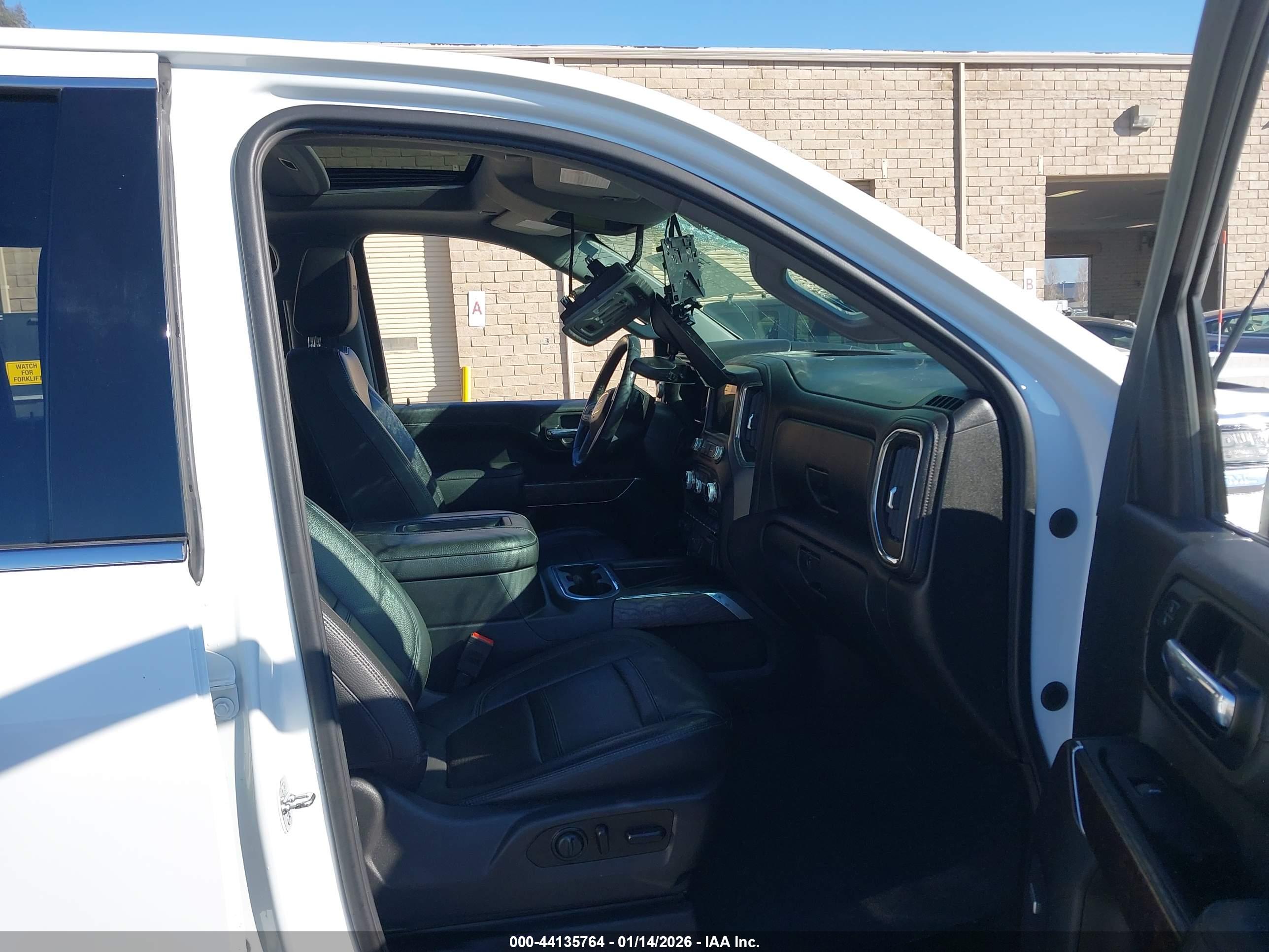 GMC SIERRA image 5