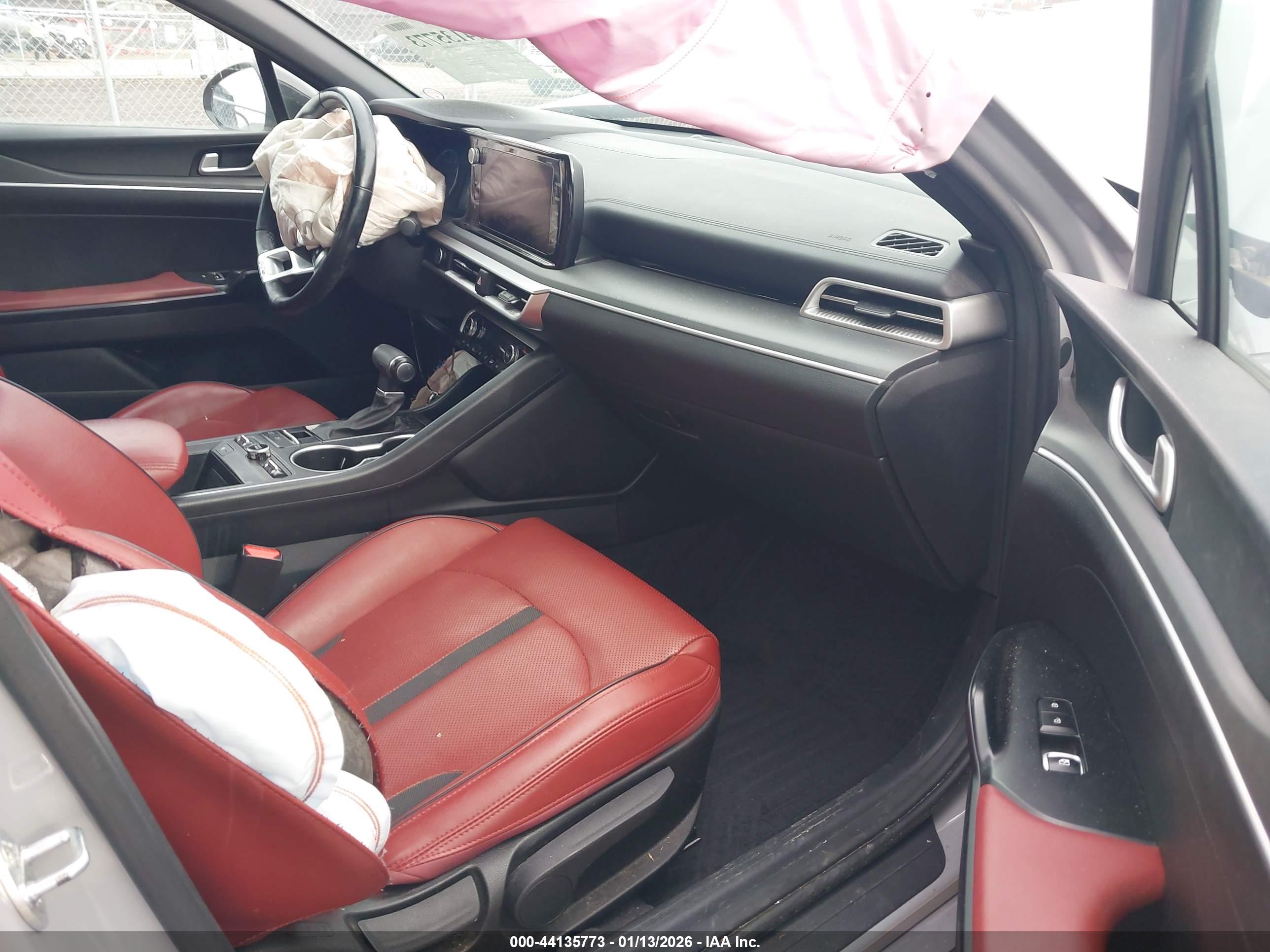 KIA K5 image 5