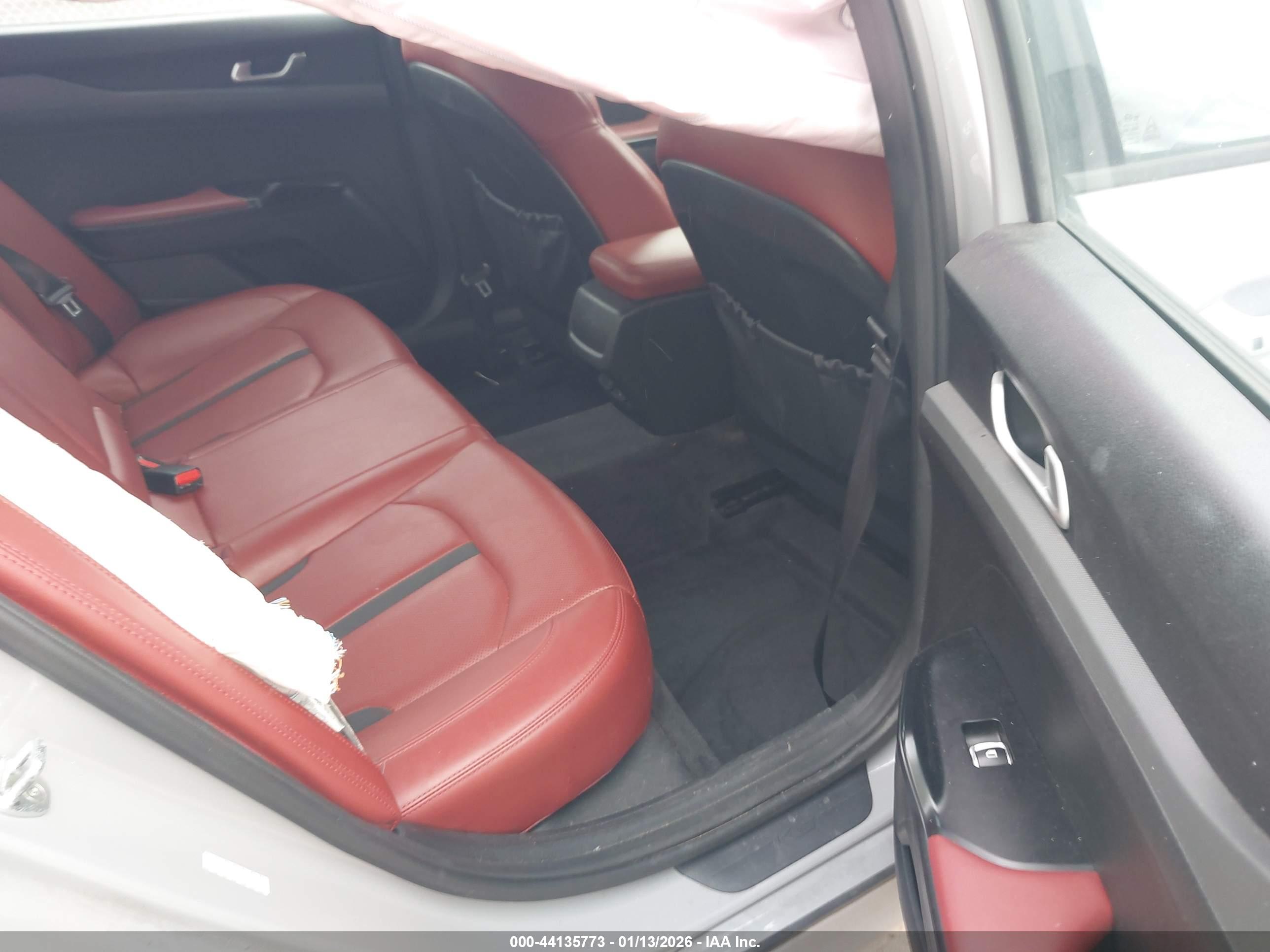 KIA K5 image 8