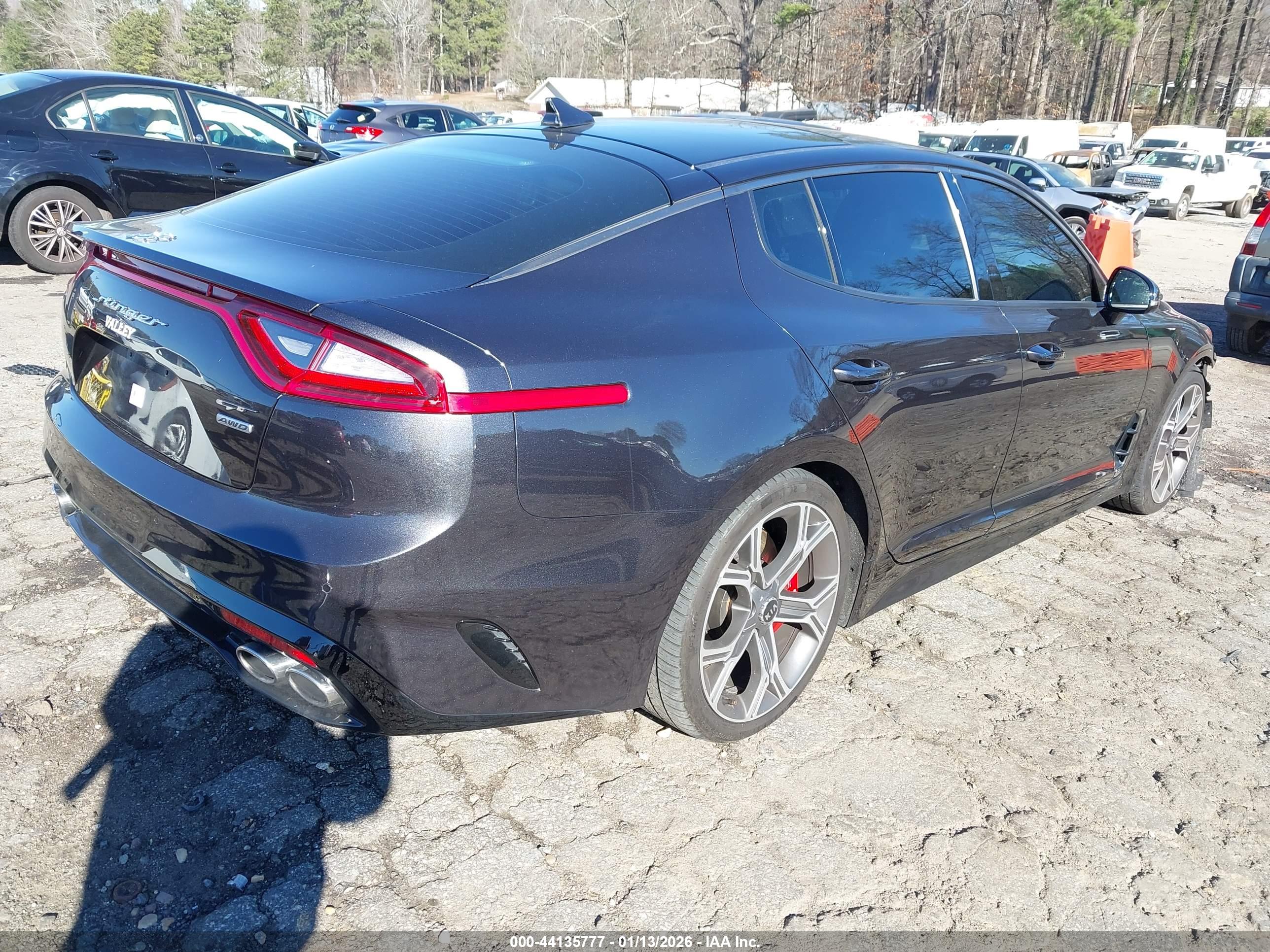 KIA STINGER image 4