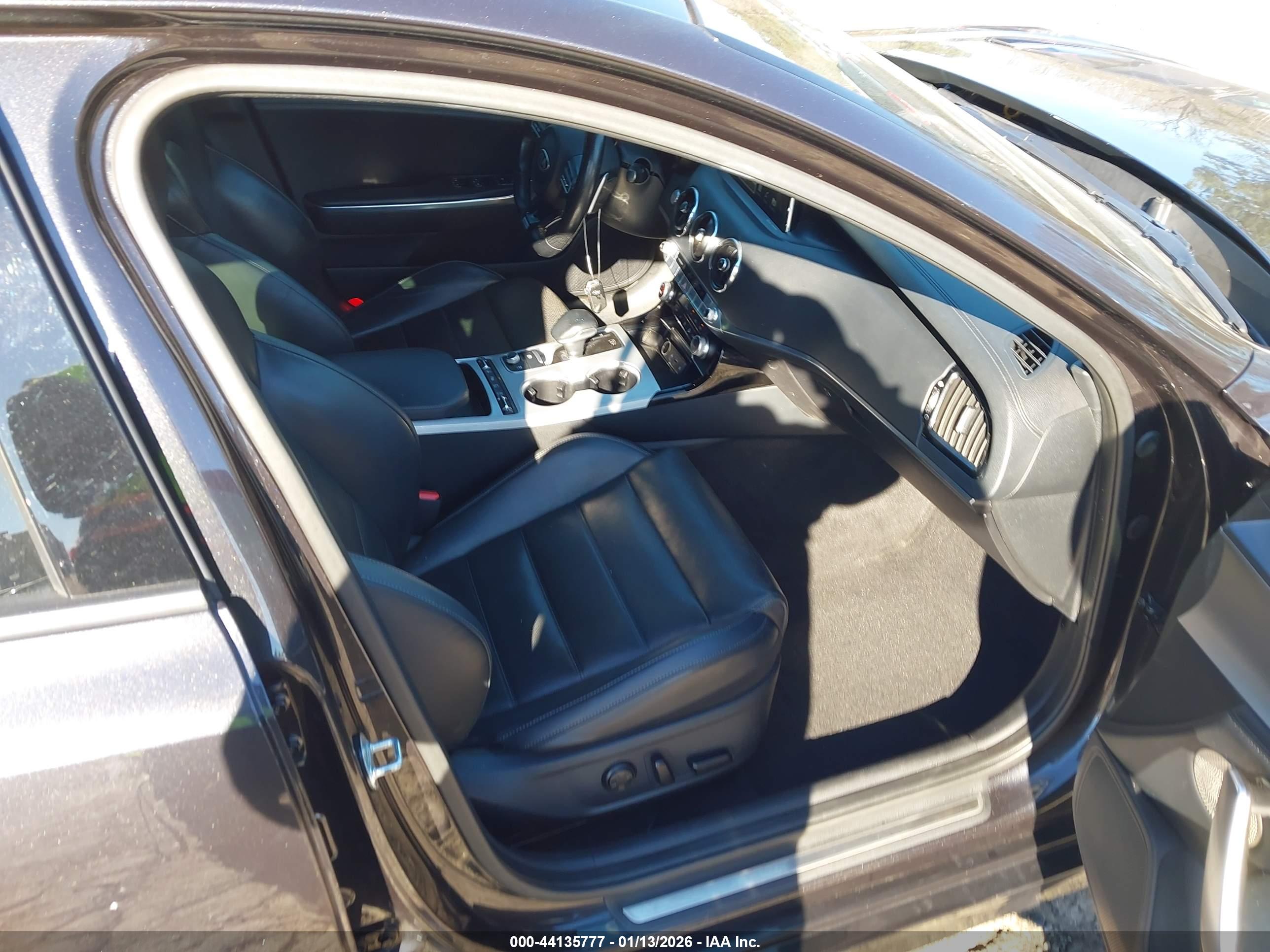 KIA STINGER image 5