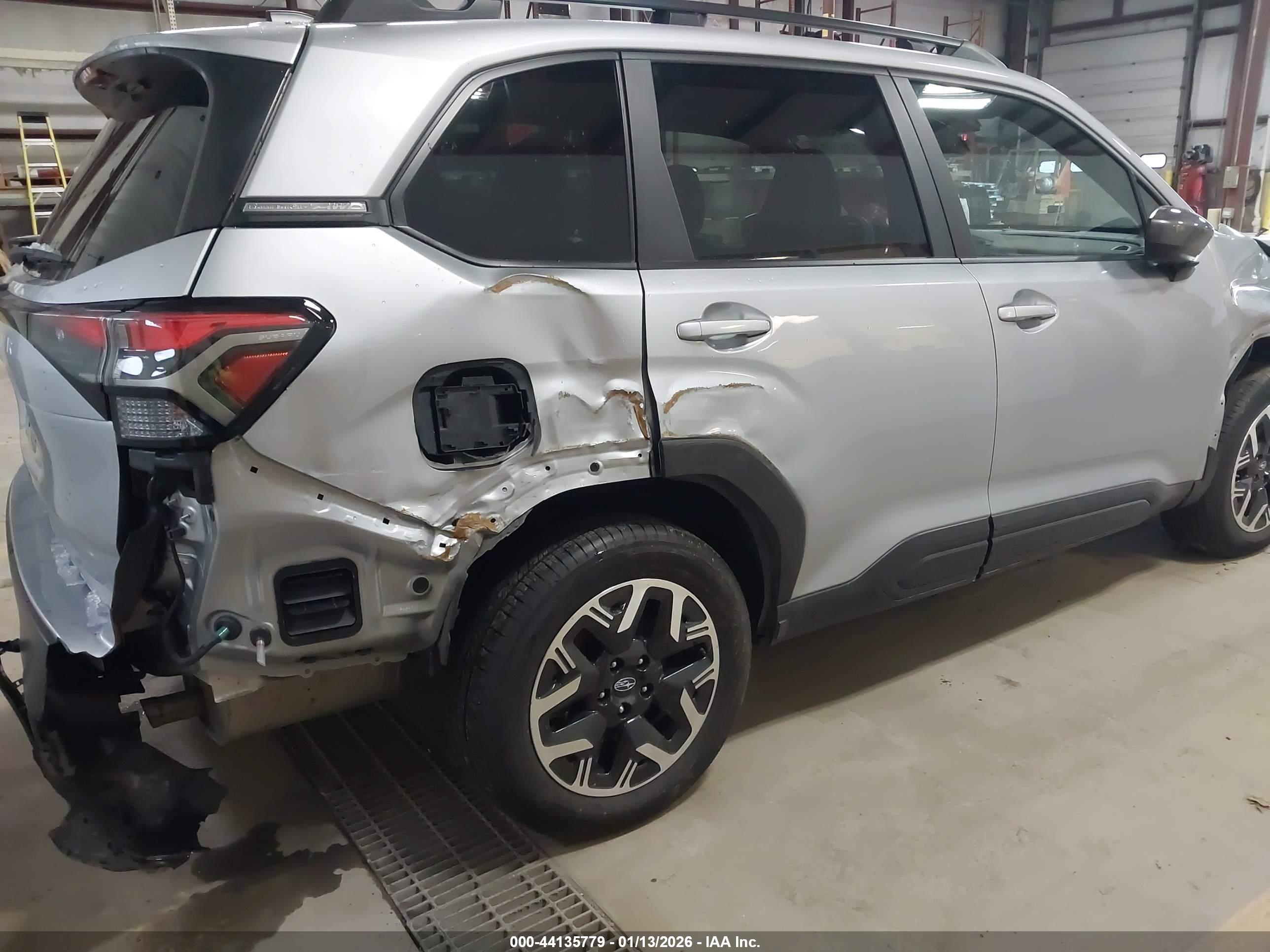 SUBARU FORESTER image 4