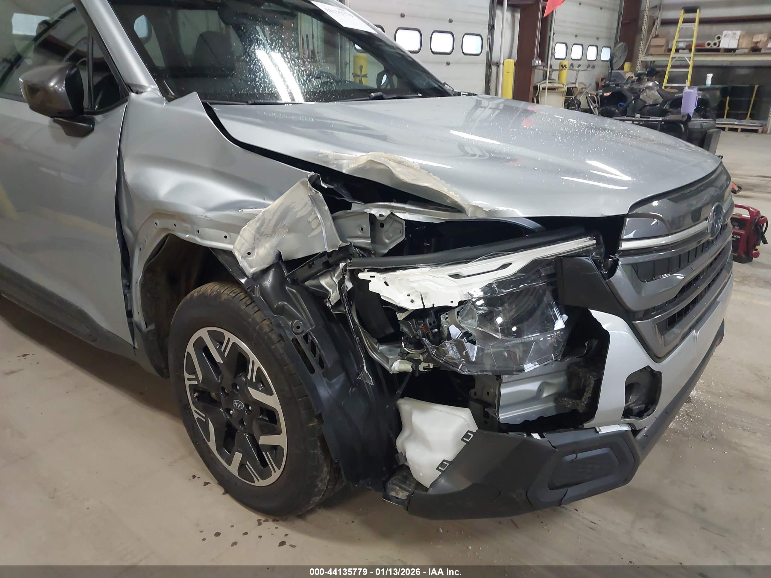 SUBARU FORESTER image 6