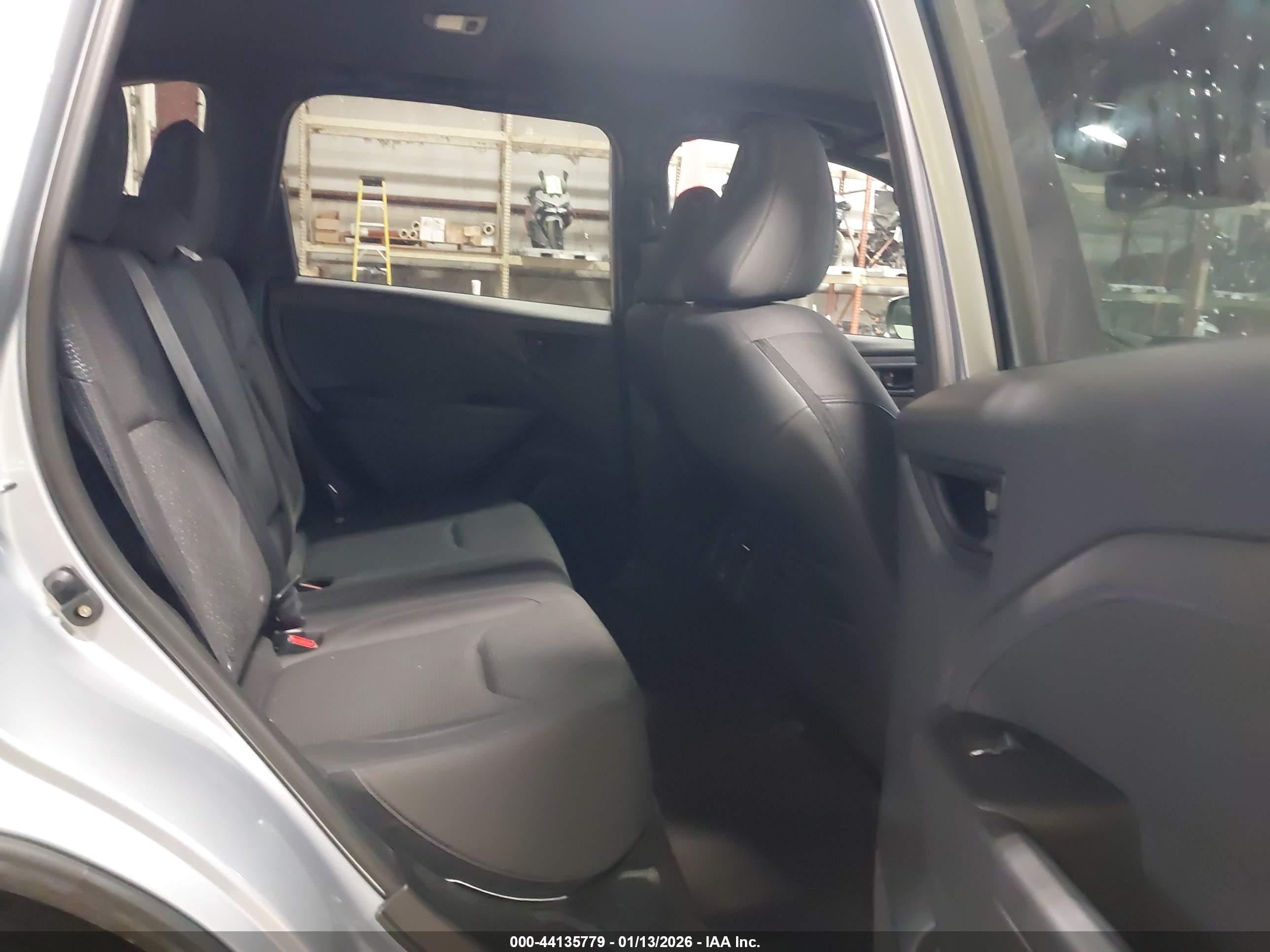 SUBARU FORESTER image 8