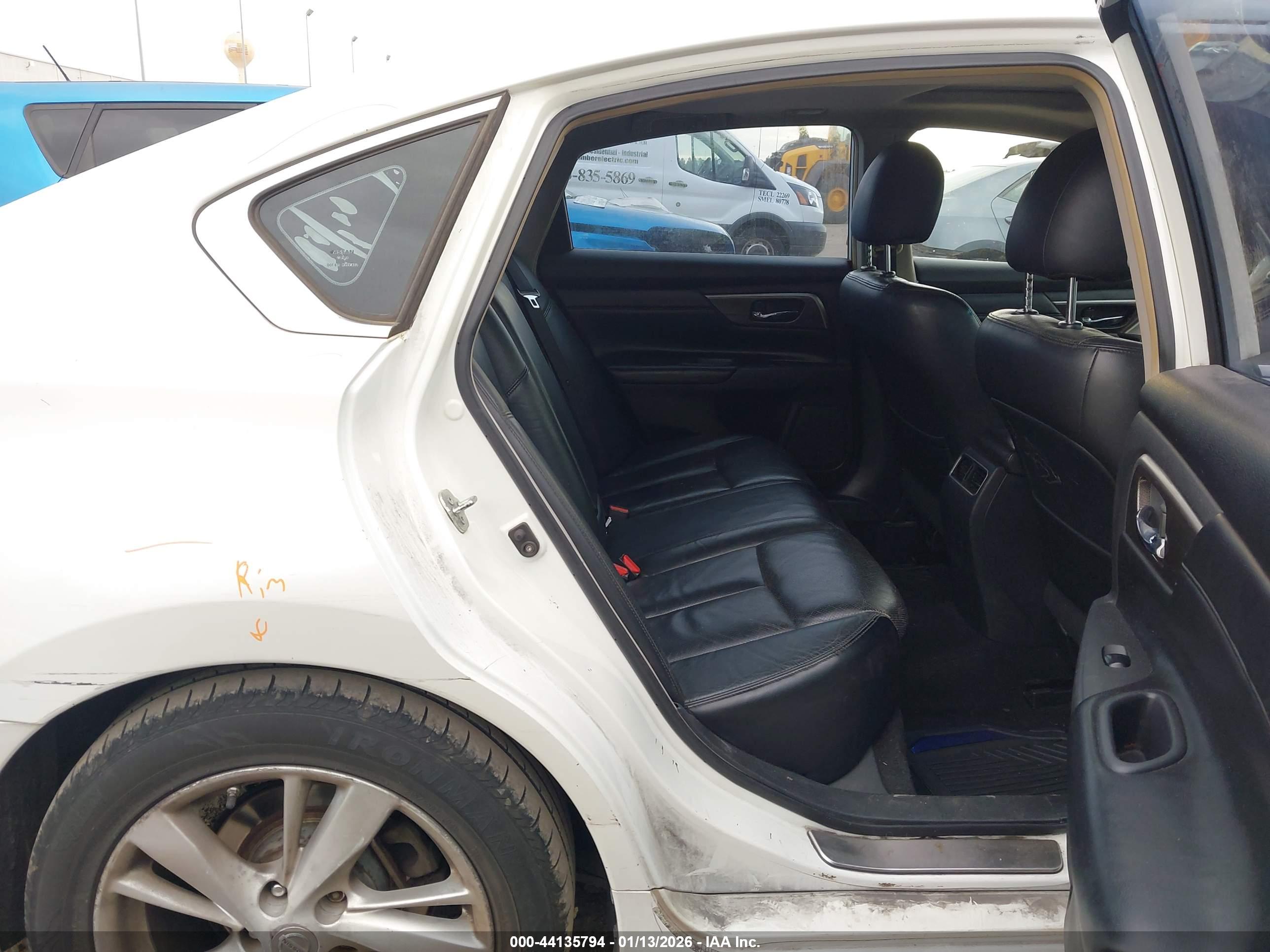NISSAN ALTIMA image 8