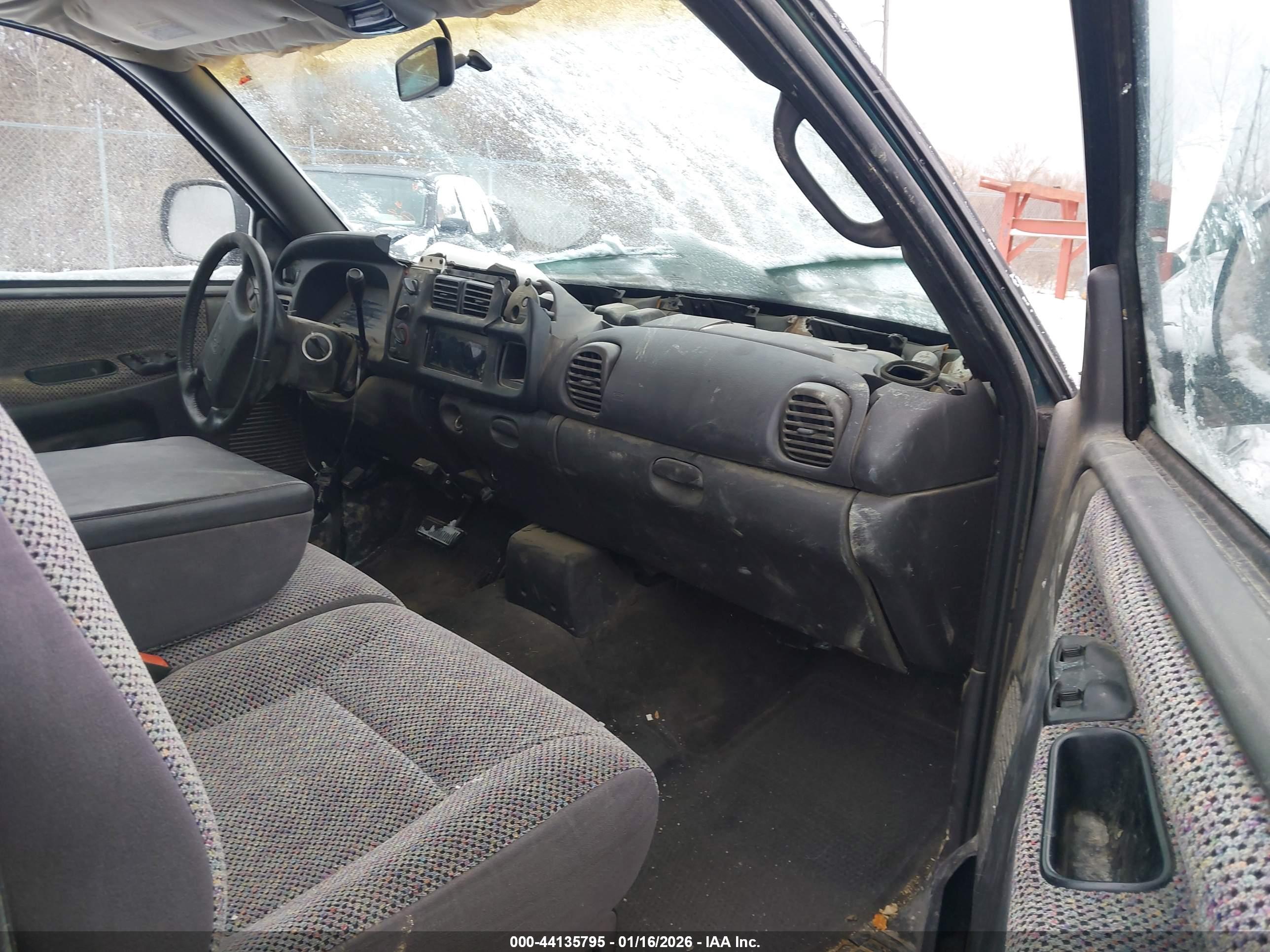 DODGE RAM image 5