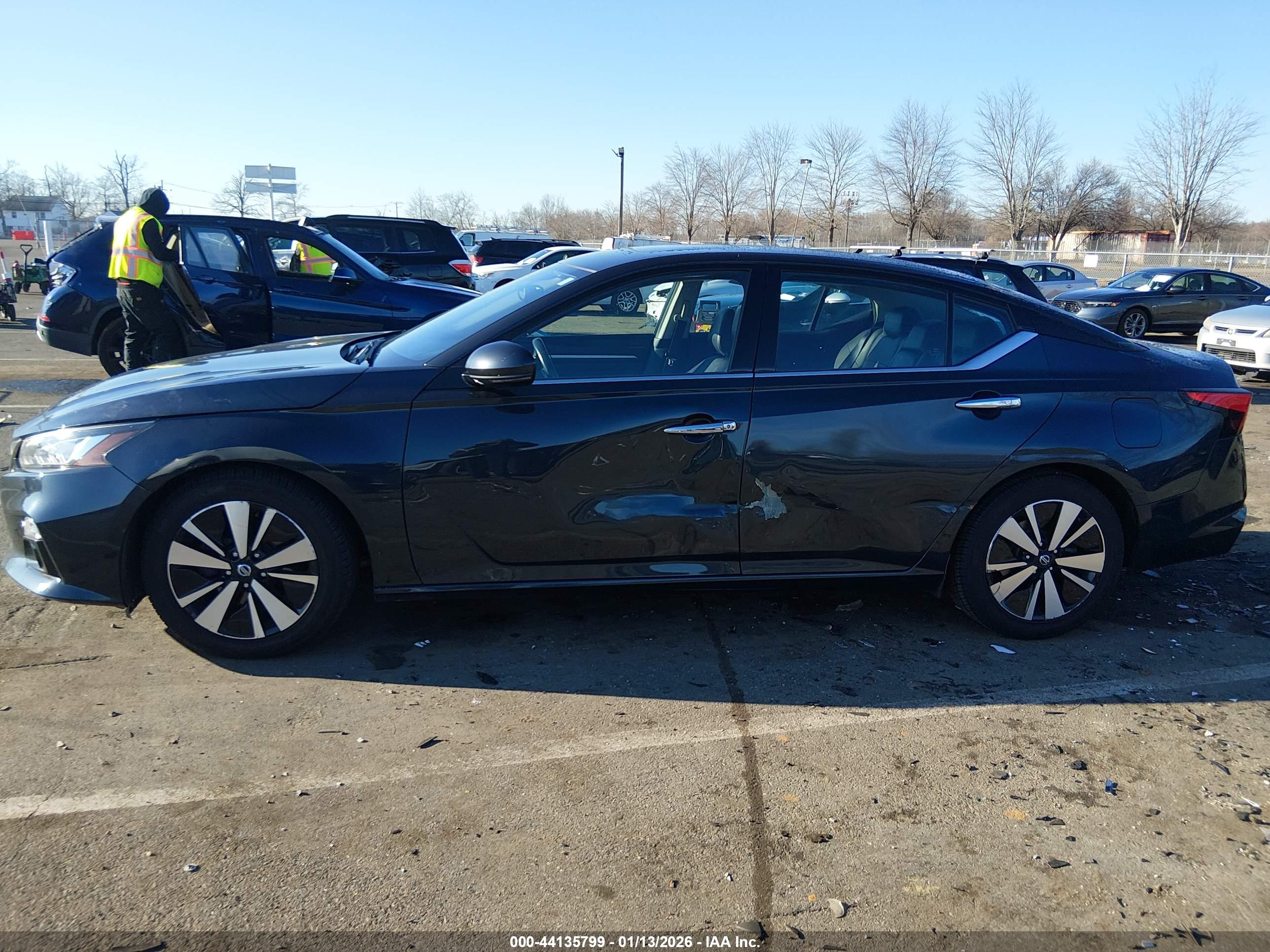 NISSAN ALTIMA image 6