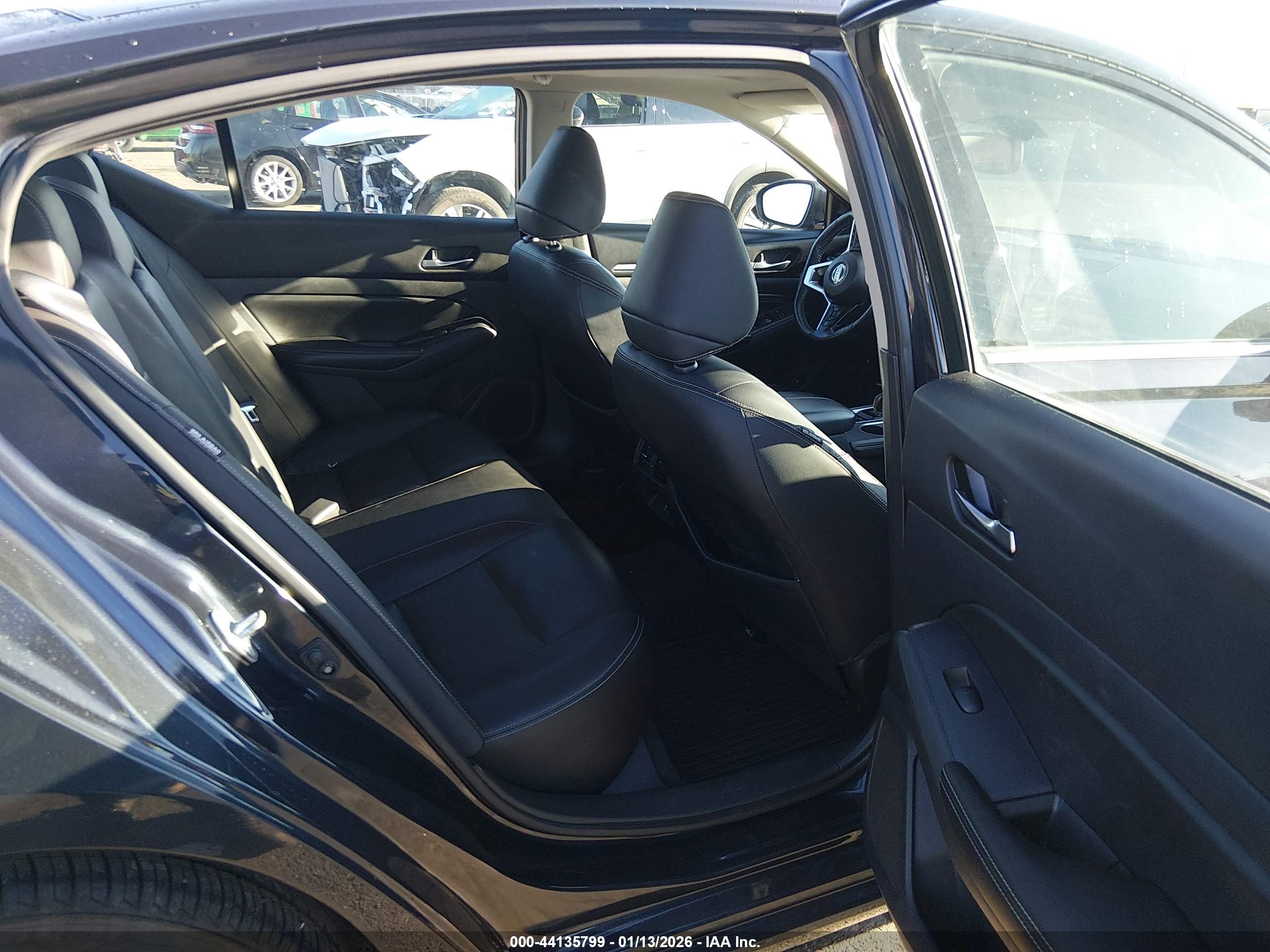 NISSAN ALTIMA image 8