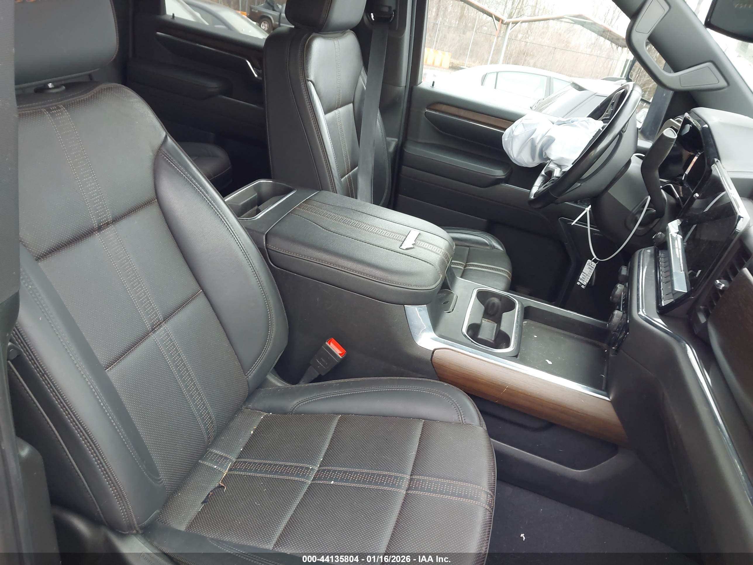 CHEVROLET SILVERADO image 7