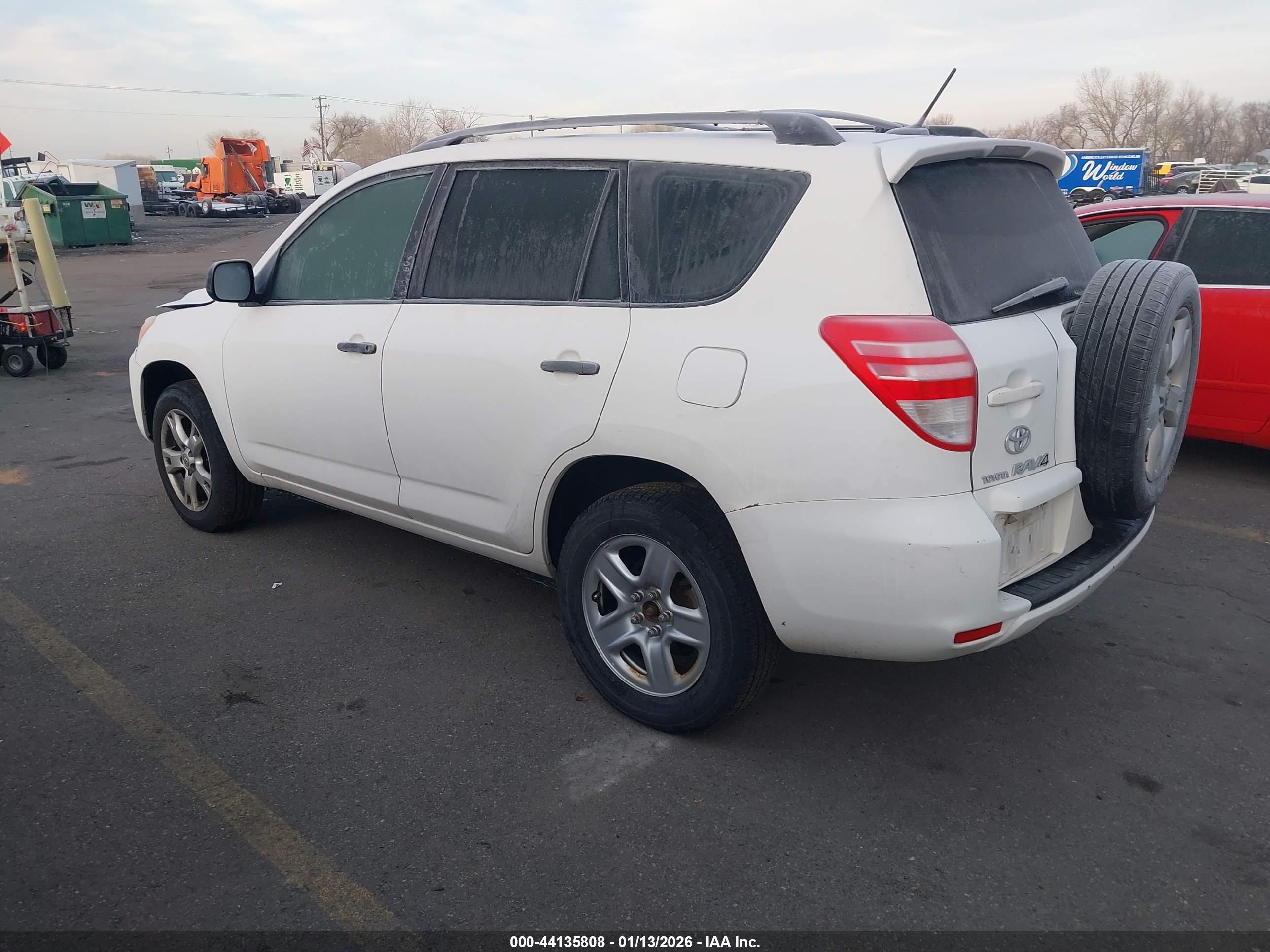 TOYOTA RAV4 image 3